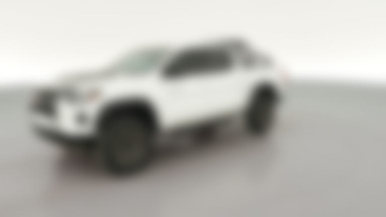 2024 Chevrolet Colorado Crew Cab vehicle photo