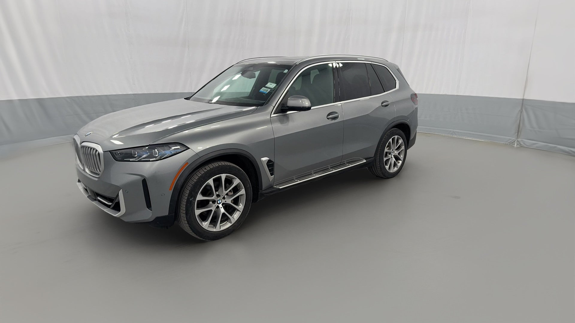 2024 BMW X5 vehicle photo