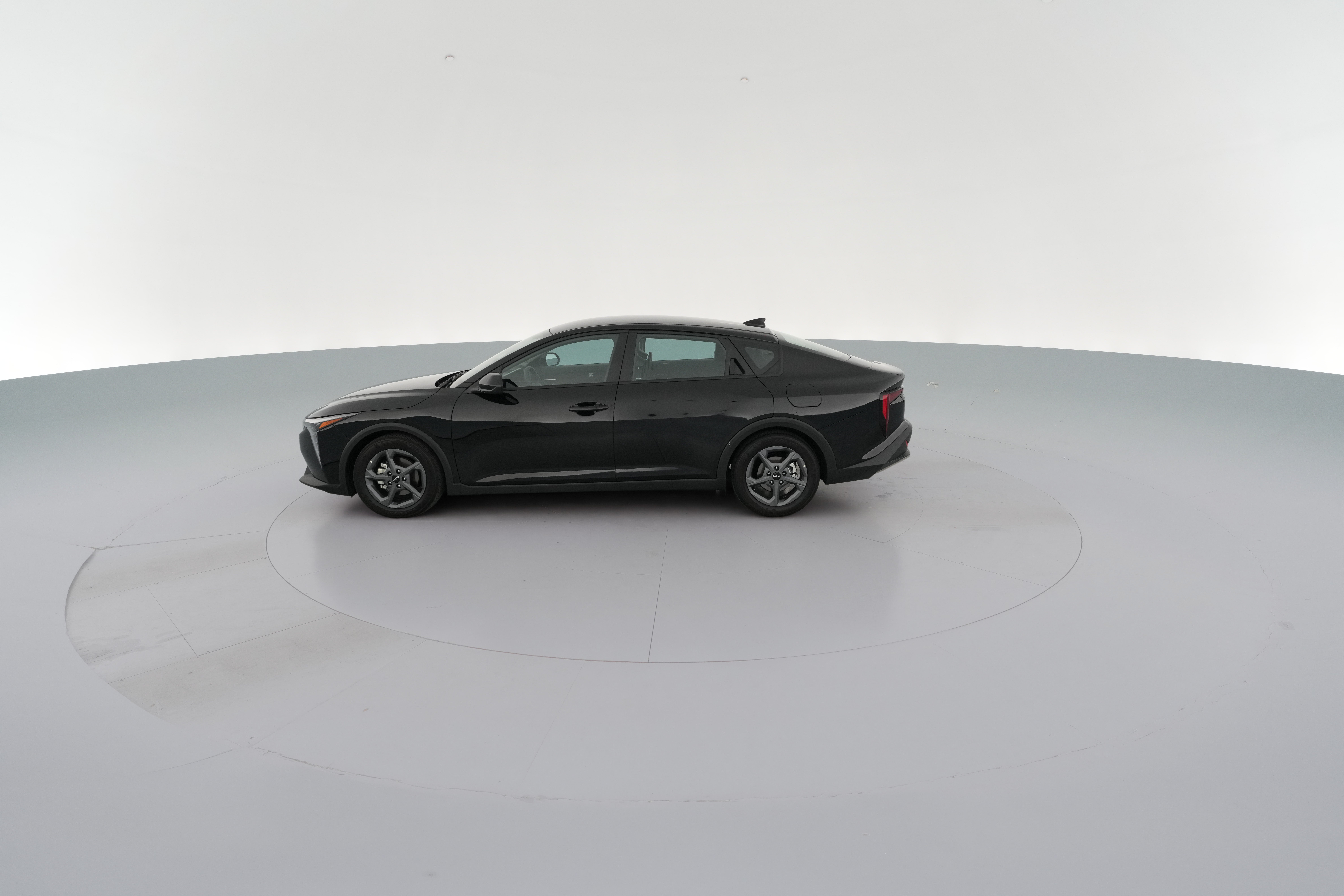 2025 Kia K4 LXS - Photo 24