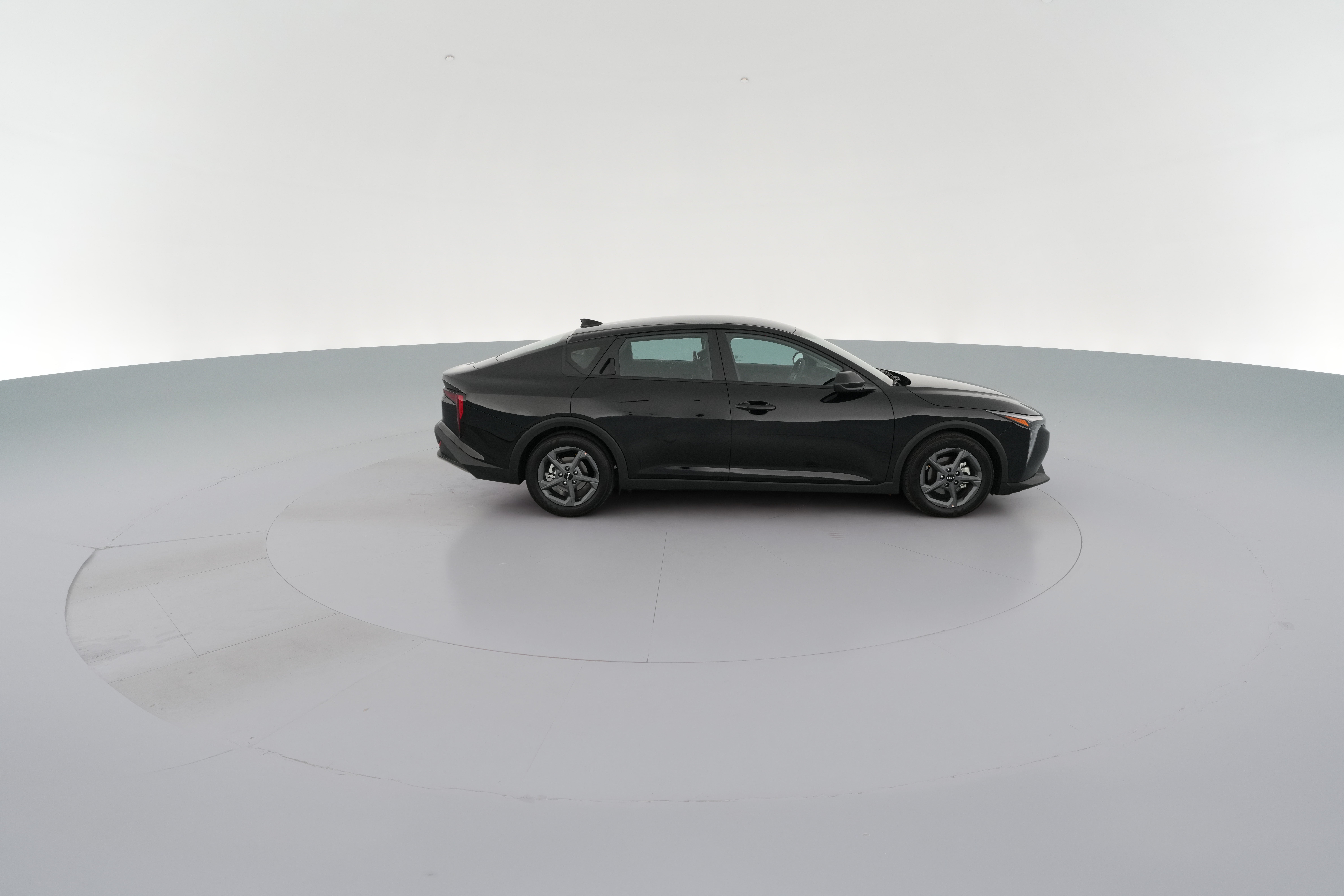 2025 Kia K4 LXS - Photo 32