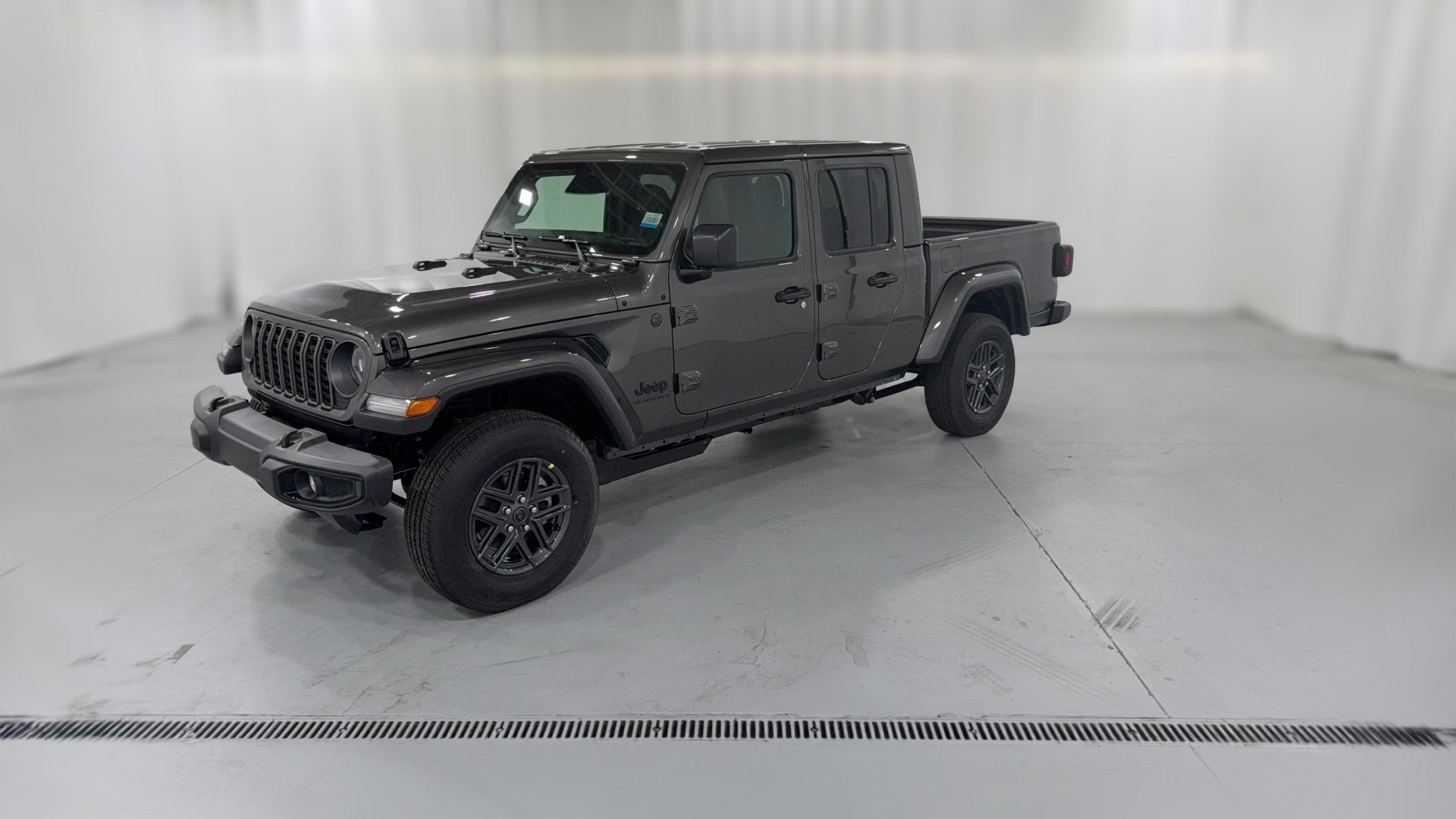 2026 Jeep Gladiator vehicle photo