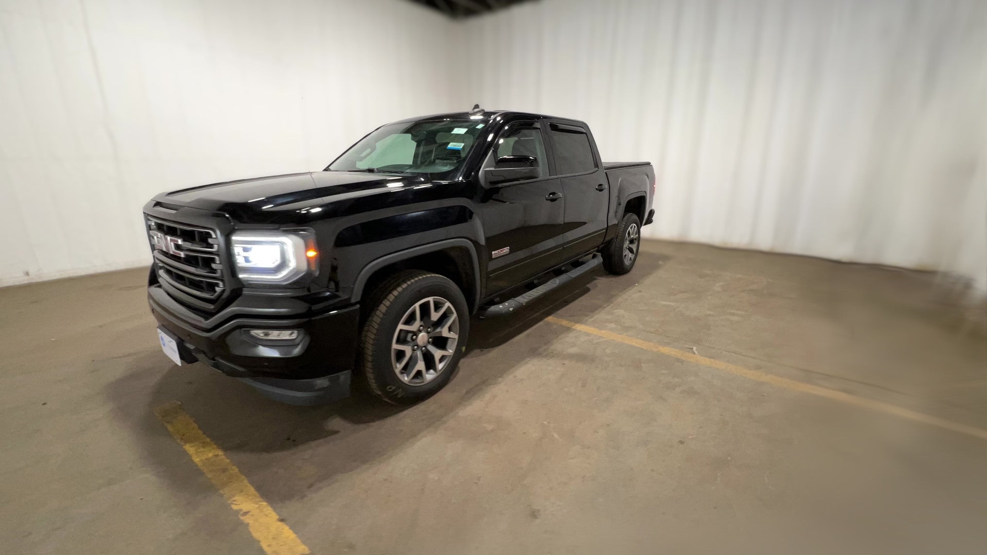 2017 GMC Sierra 1500 Crew Cab vehicle photo