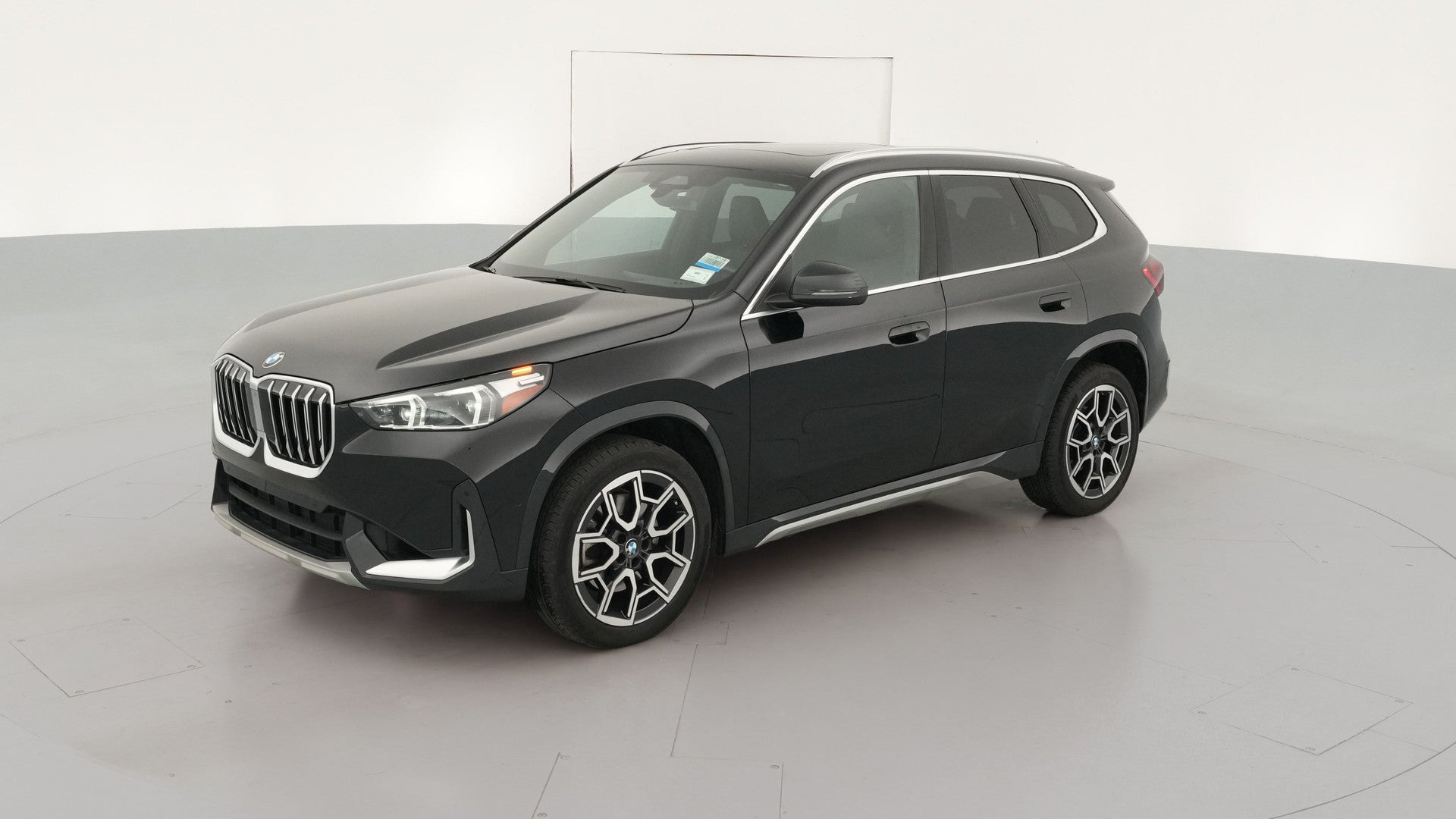 2025 BMW X1 vehicle photo