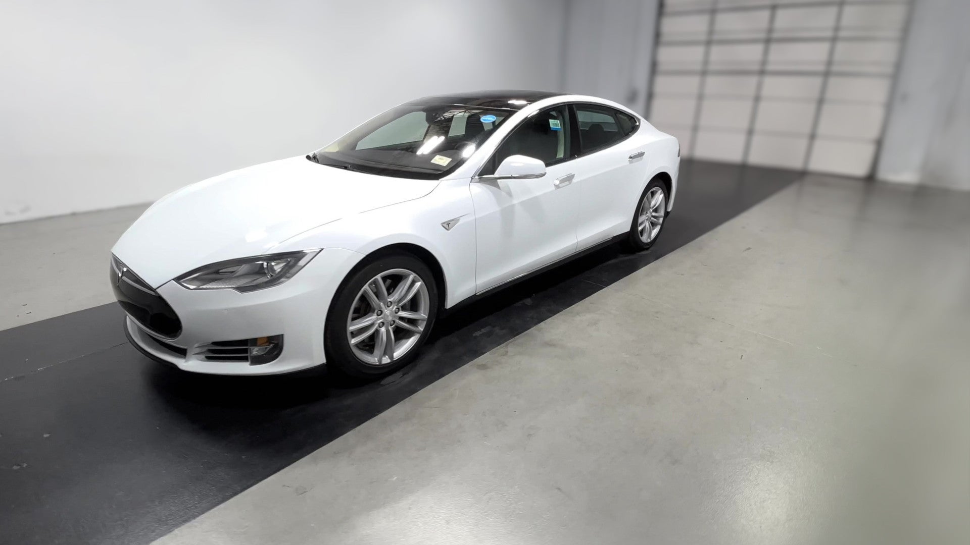 2014 Tesla Model S vehicle photo