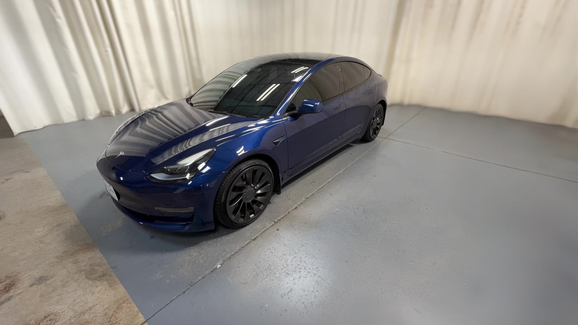 2023 Tesla Model 3 vehicle photo
