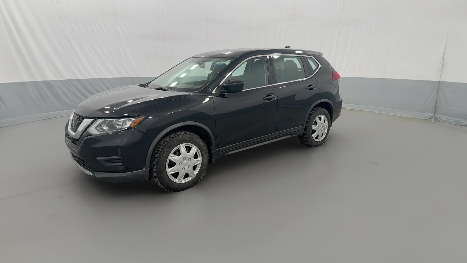 2018 Nissan Rogue vehicle photo