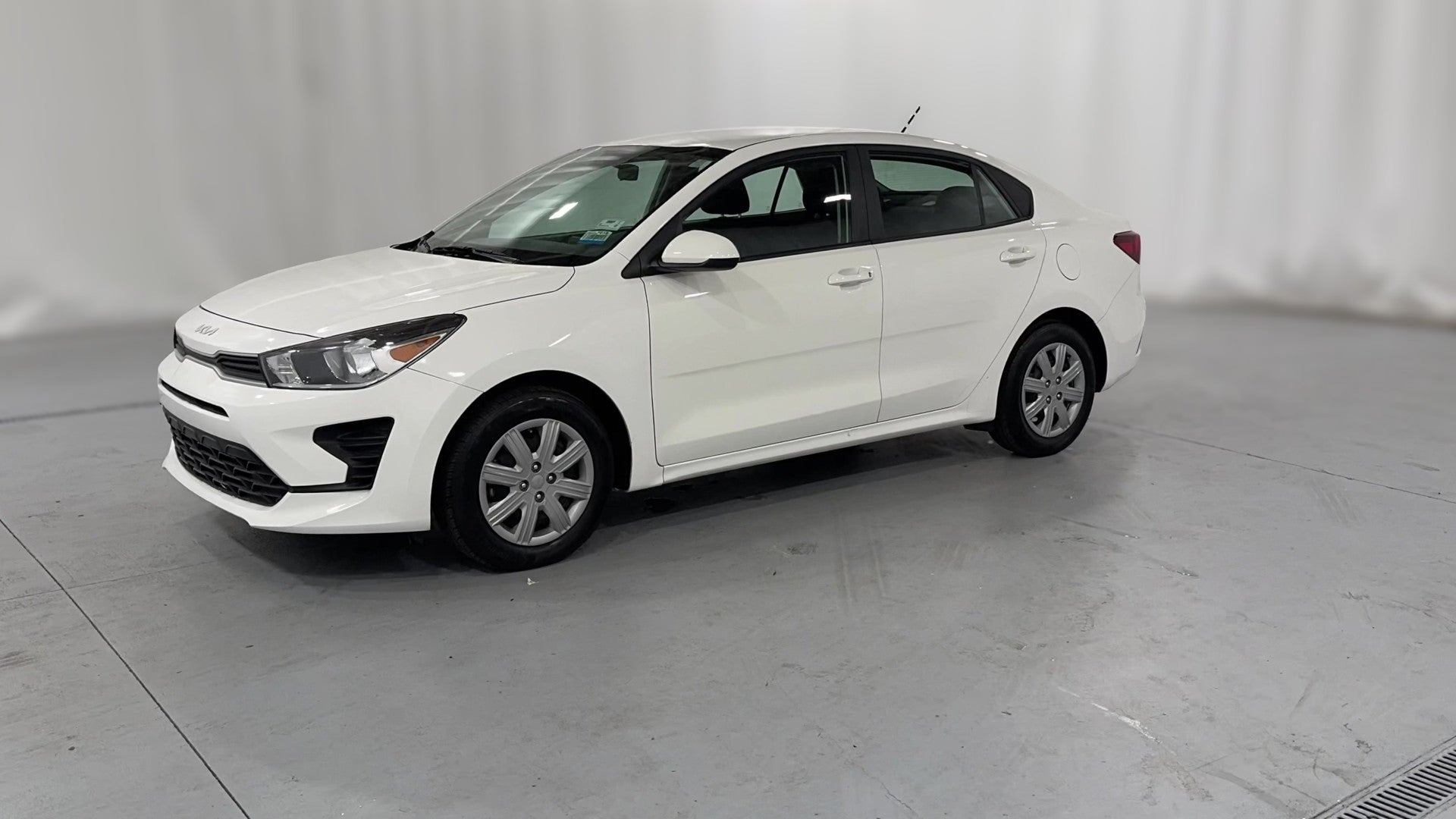 2022 Kia Rio vehicle photo