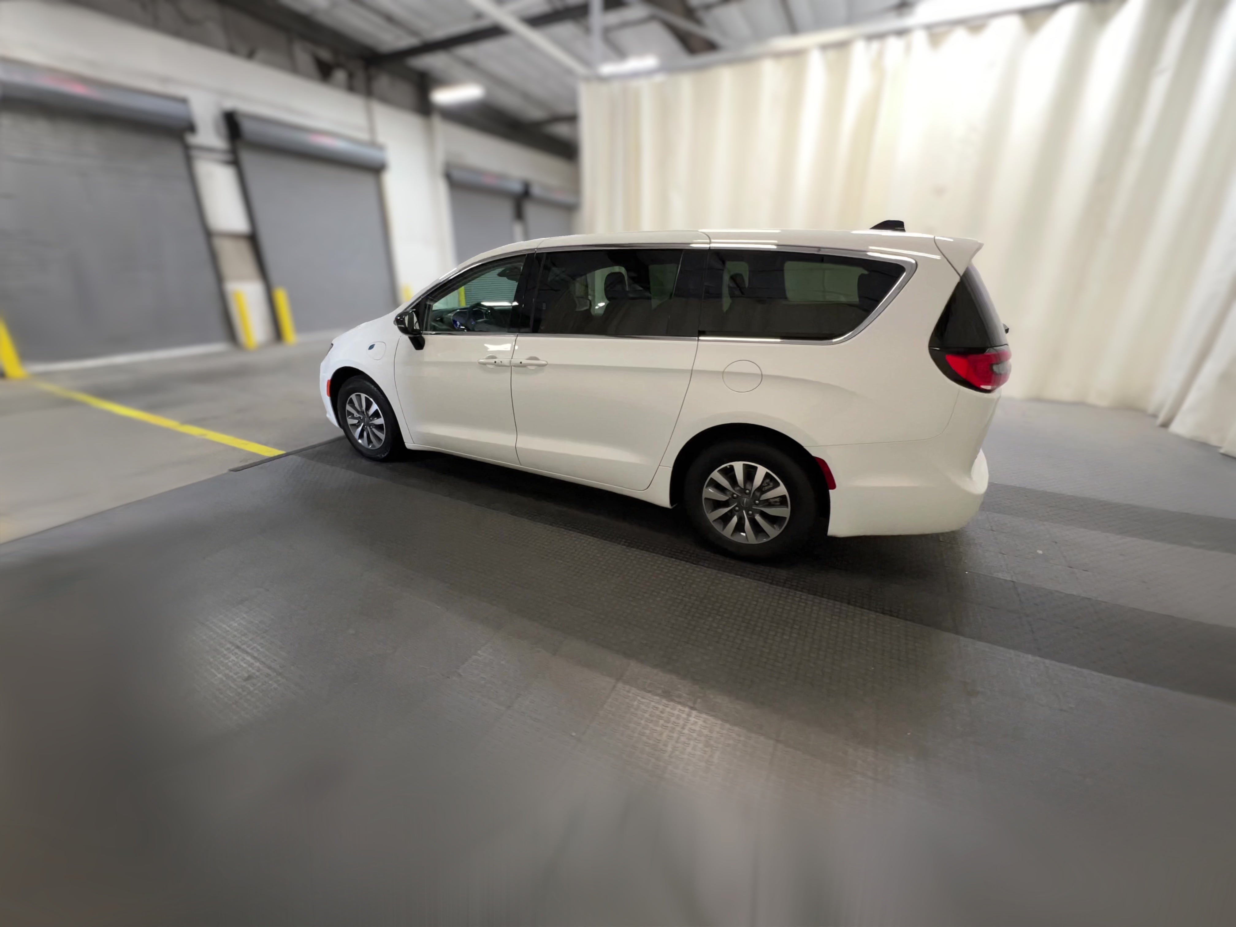 2024 Chrysler Pacifica PHEV Select - Photo 34