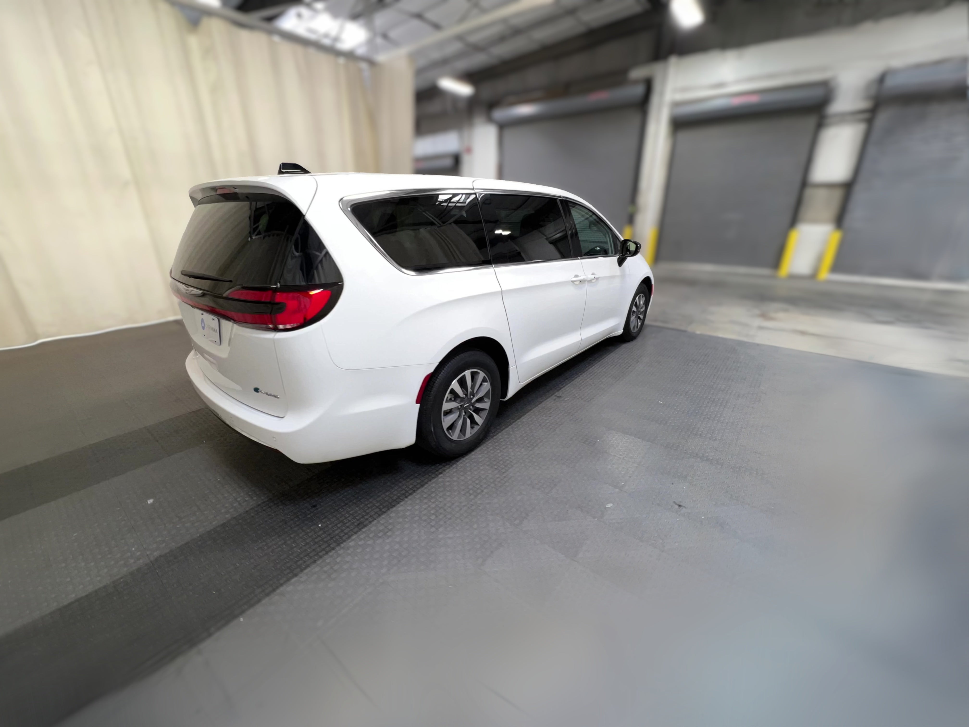 2024 Chrysler Pacifica PHEV Select - Photo 39