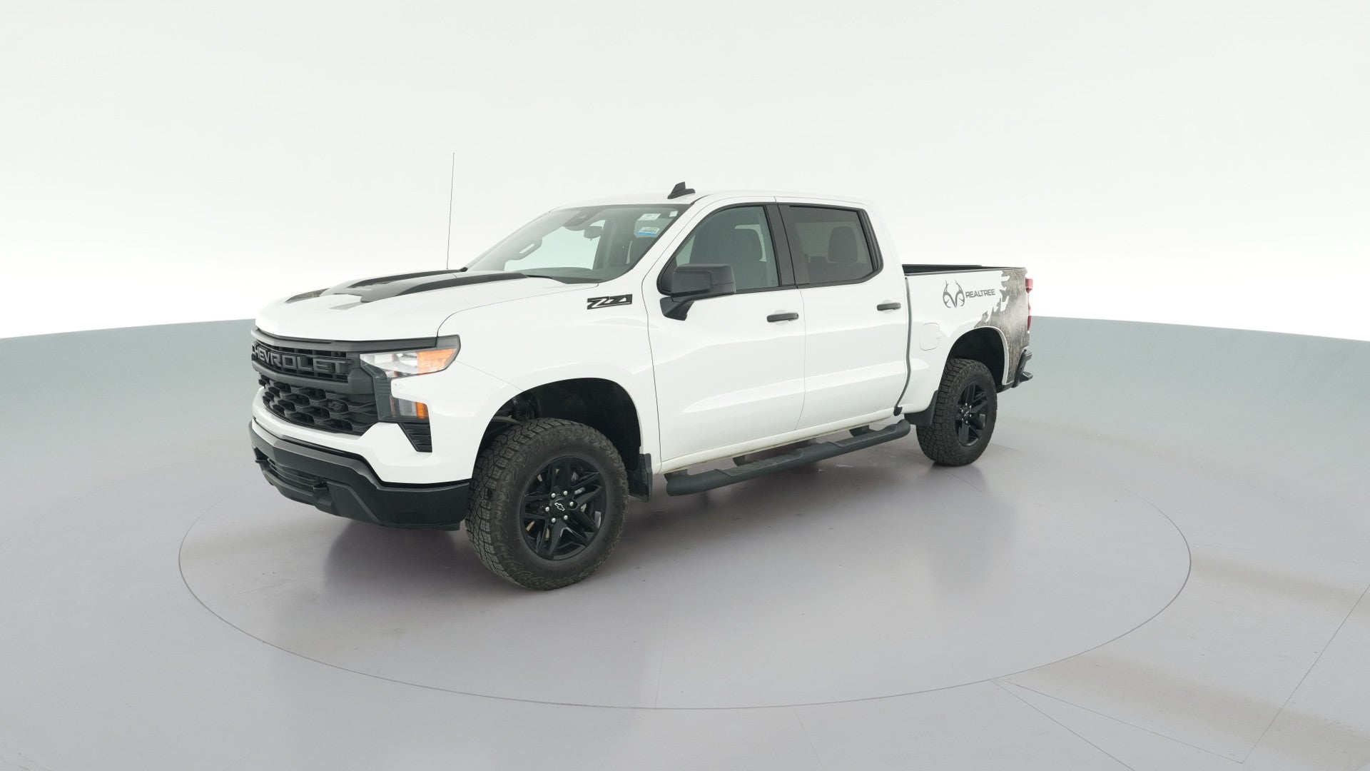 2025 Chevrolet Silverado 1500 Crew Cab vehicle photo