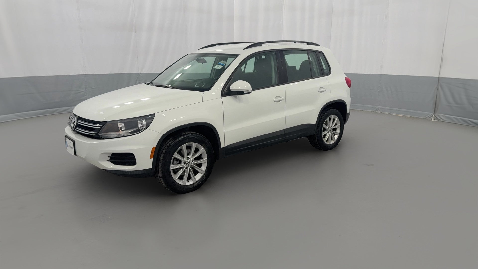 2018 Volkswagen Tiguan Limited vehicle photo