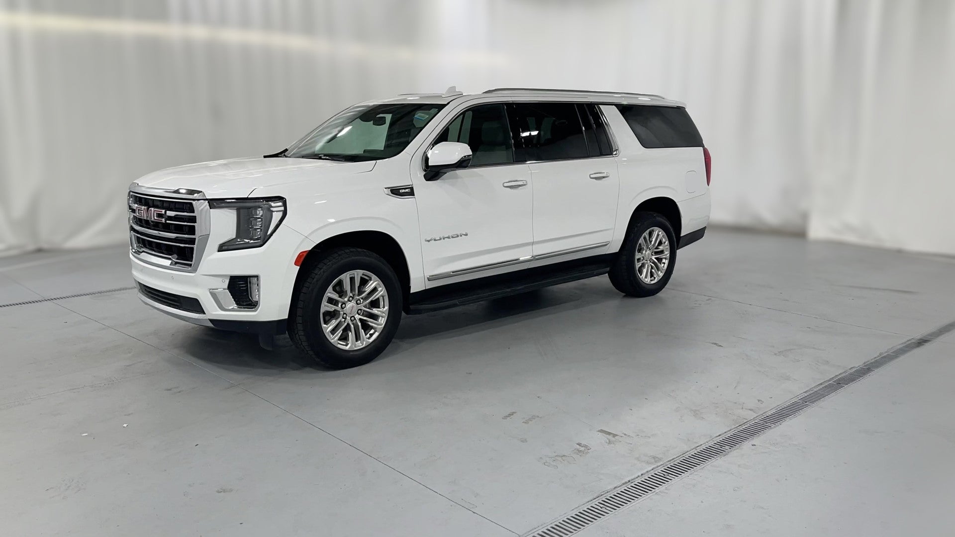 2021 GMC Yukon XL vehicle photo