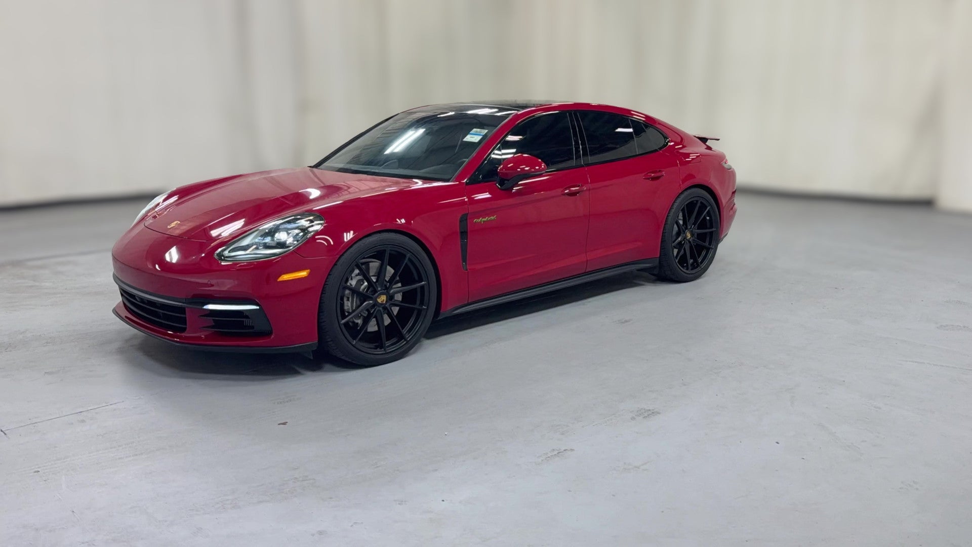 2020 Porsche Panamera vehicle photo