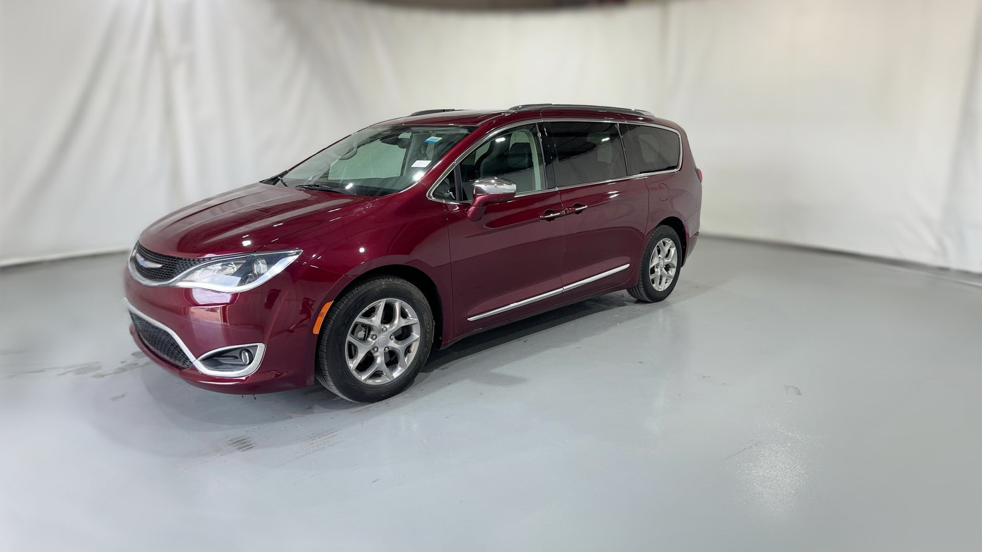 2018 Chrysler Pacifica vehicle photo