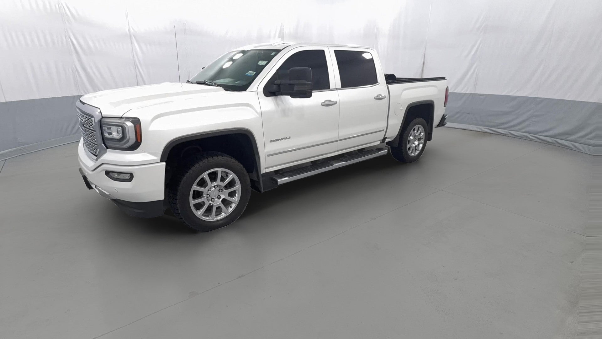 2018 GMC Sierra 1500 Crew Cab vehicle photo
