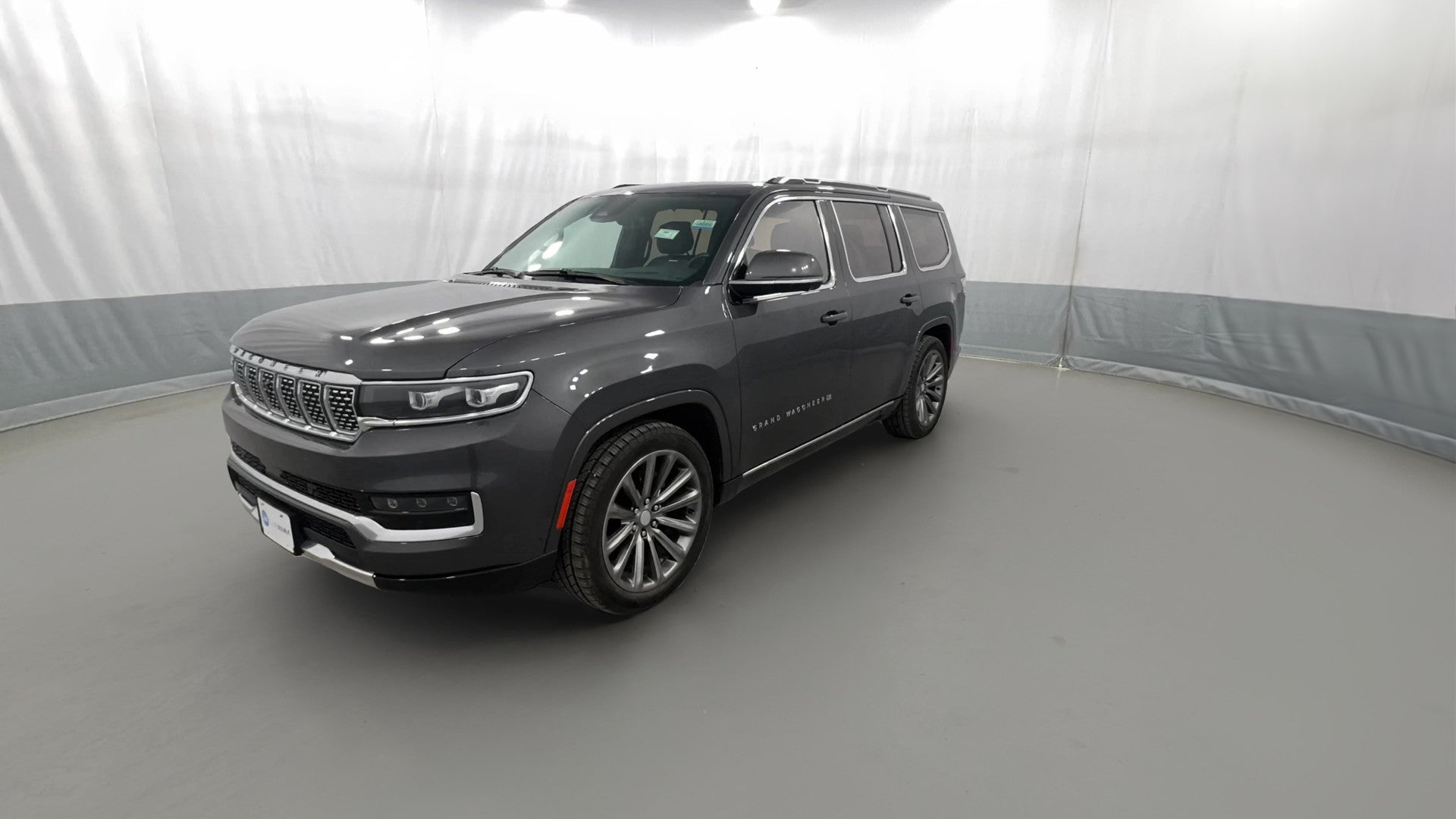 2022 Jeep Grand Wagoneer vehicle photo