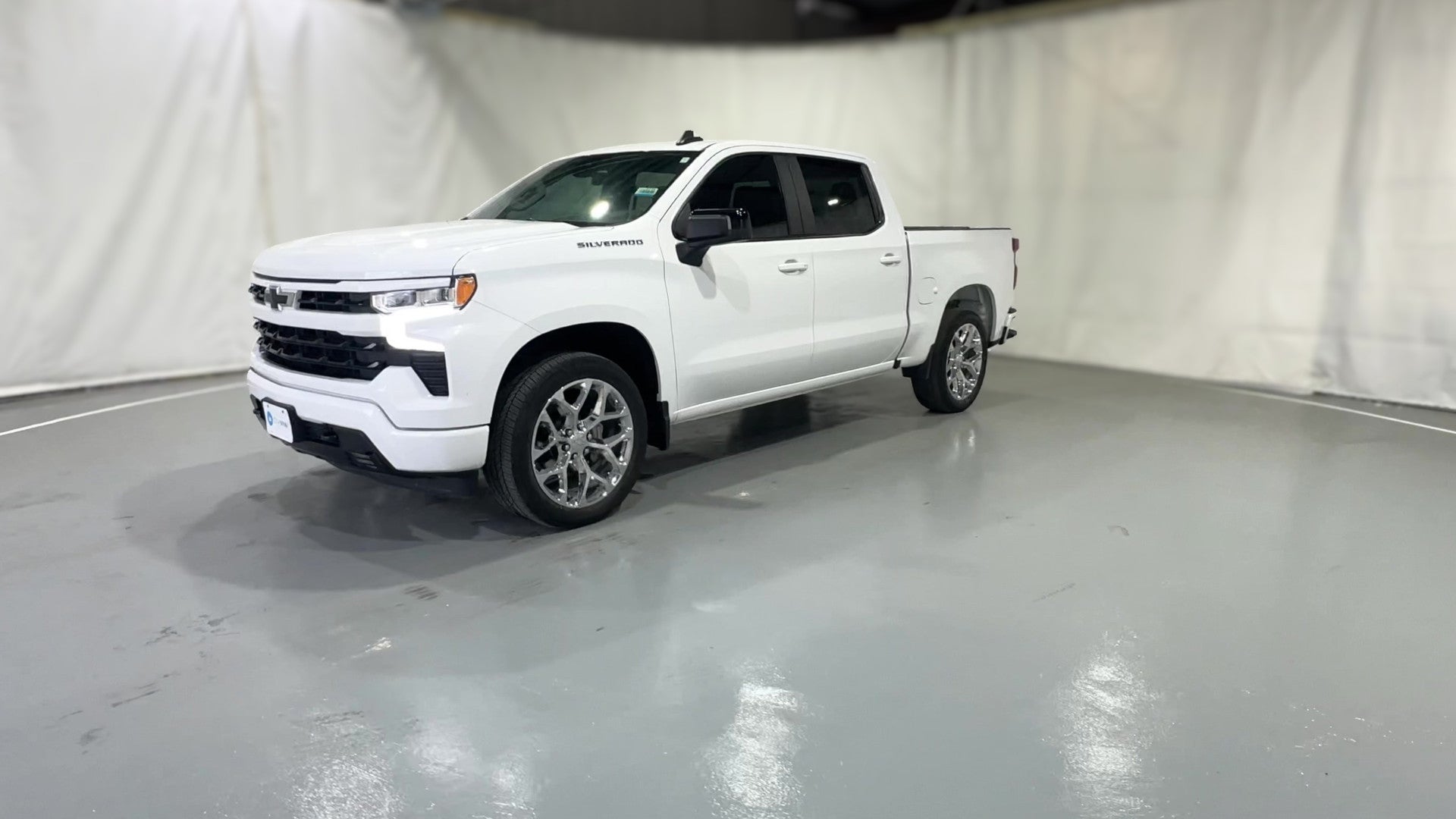 2024 Chevrolet Silverado 1500 Crew Cab vehicle photo