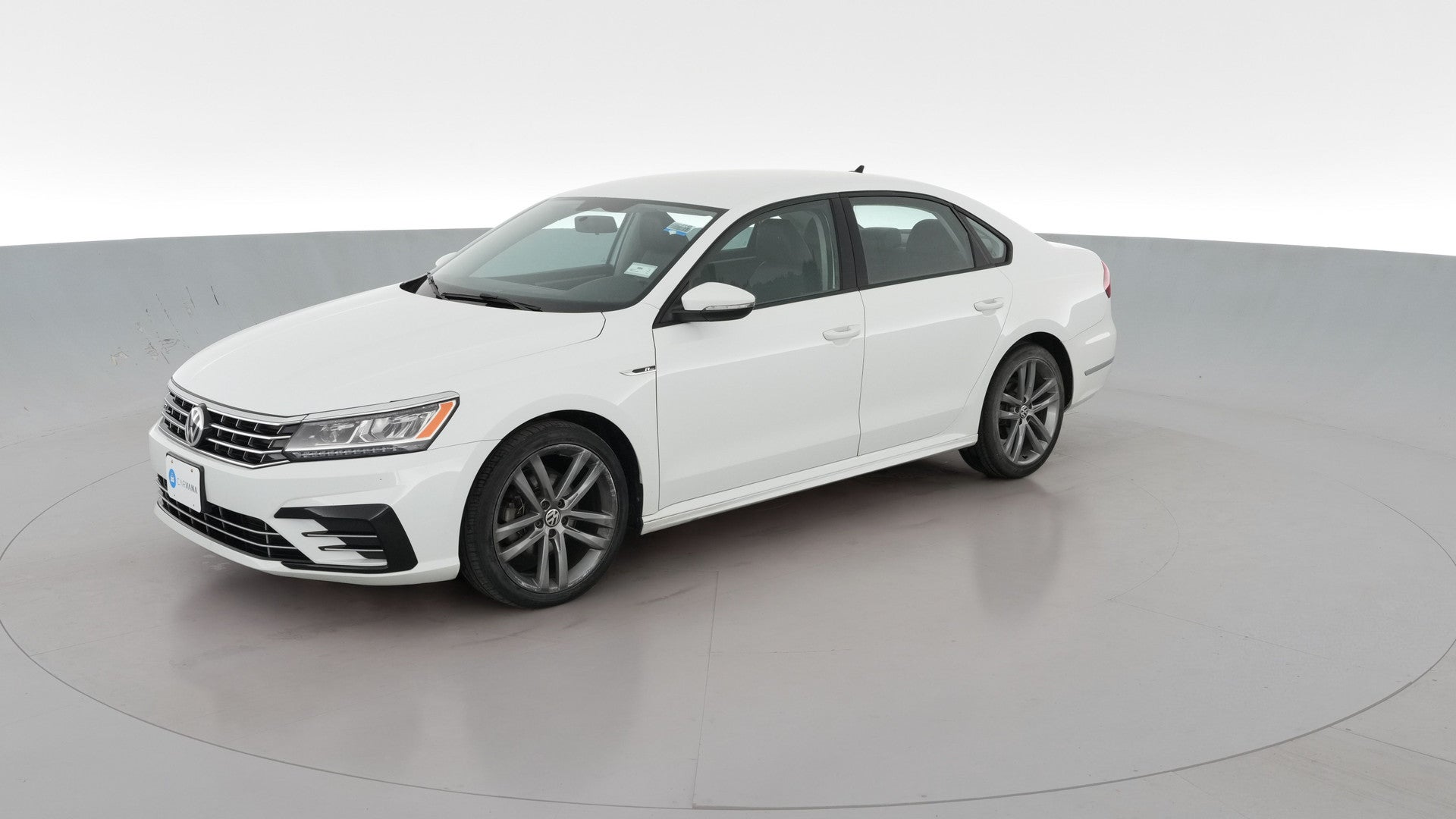 2018 Volkswagen Passat vehicle photo