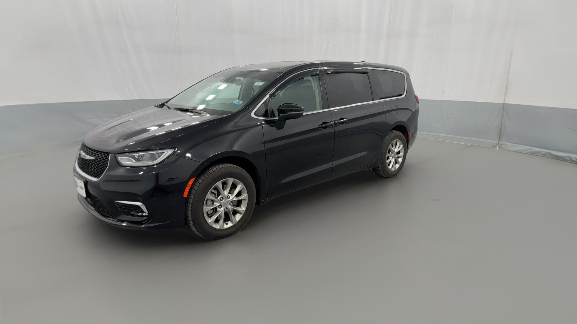 2023 Chrysler Pacifica vehicle photo