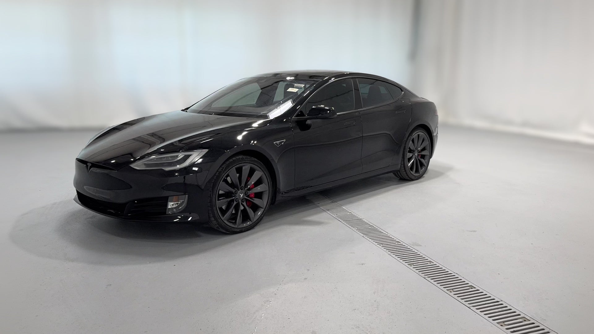 2016 Tesla Model S vehicle photo