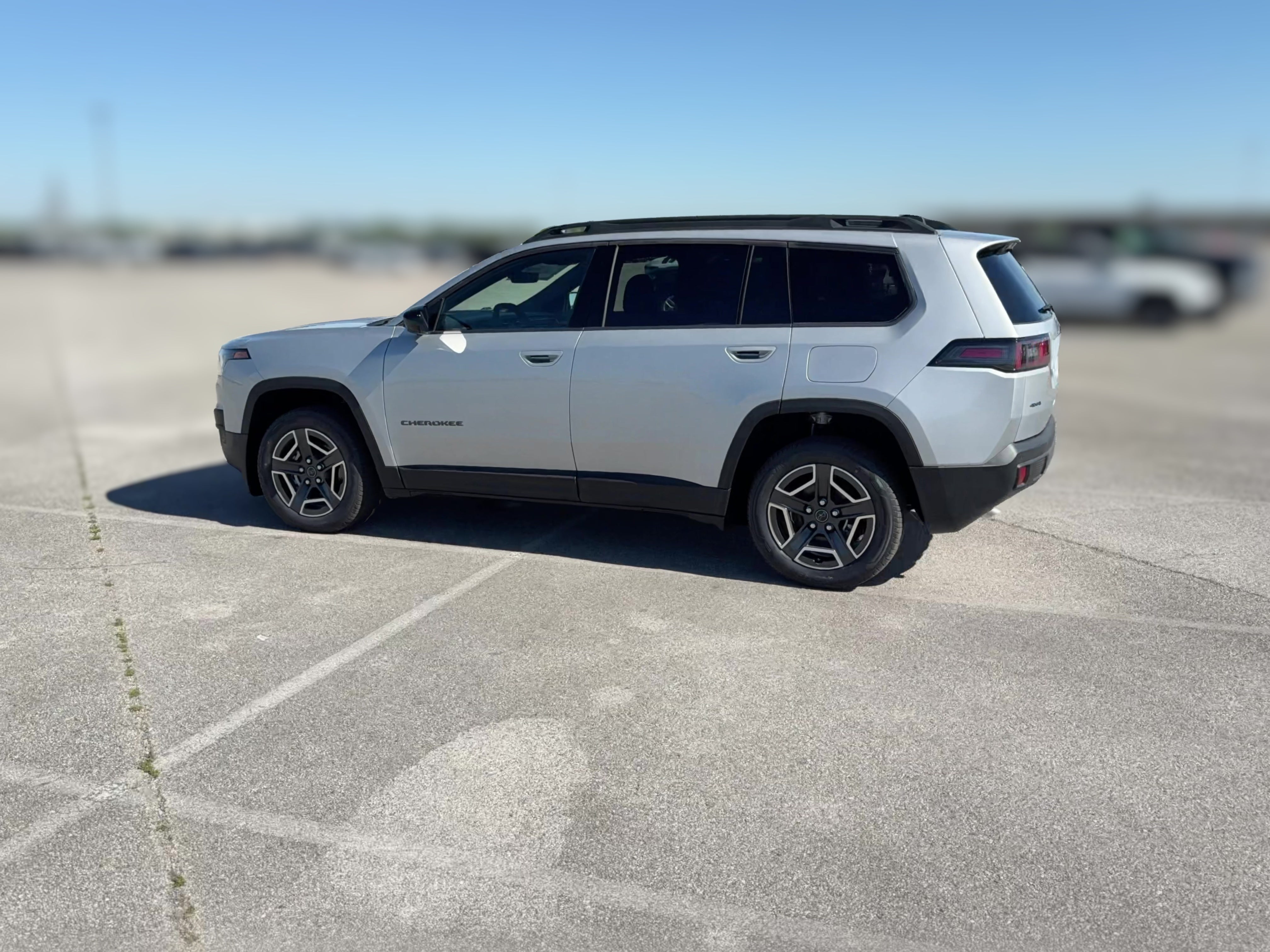 2026 Jeep Cherokee Laredo - Photo 25