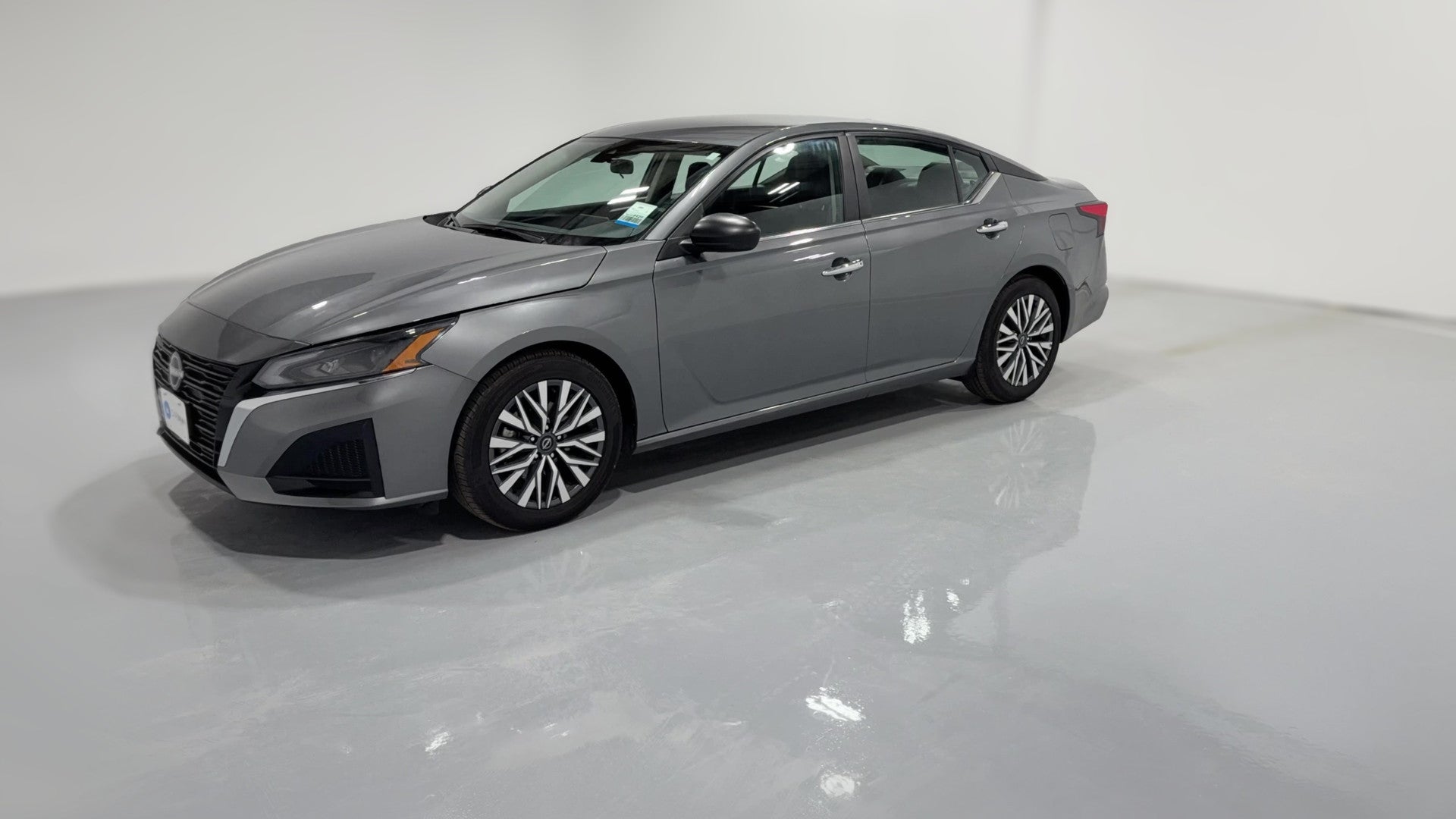 2025 Nissan Altima vehicle photo