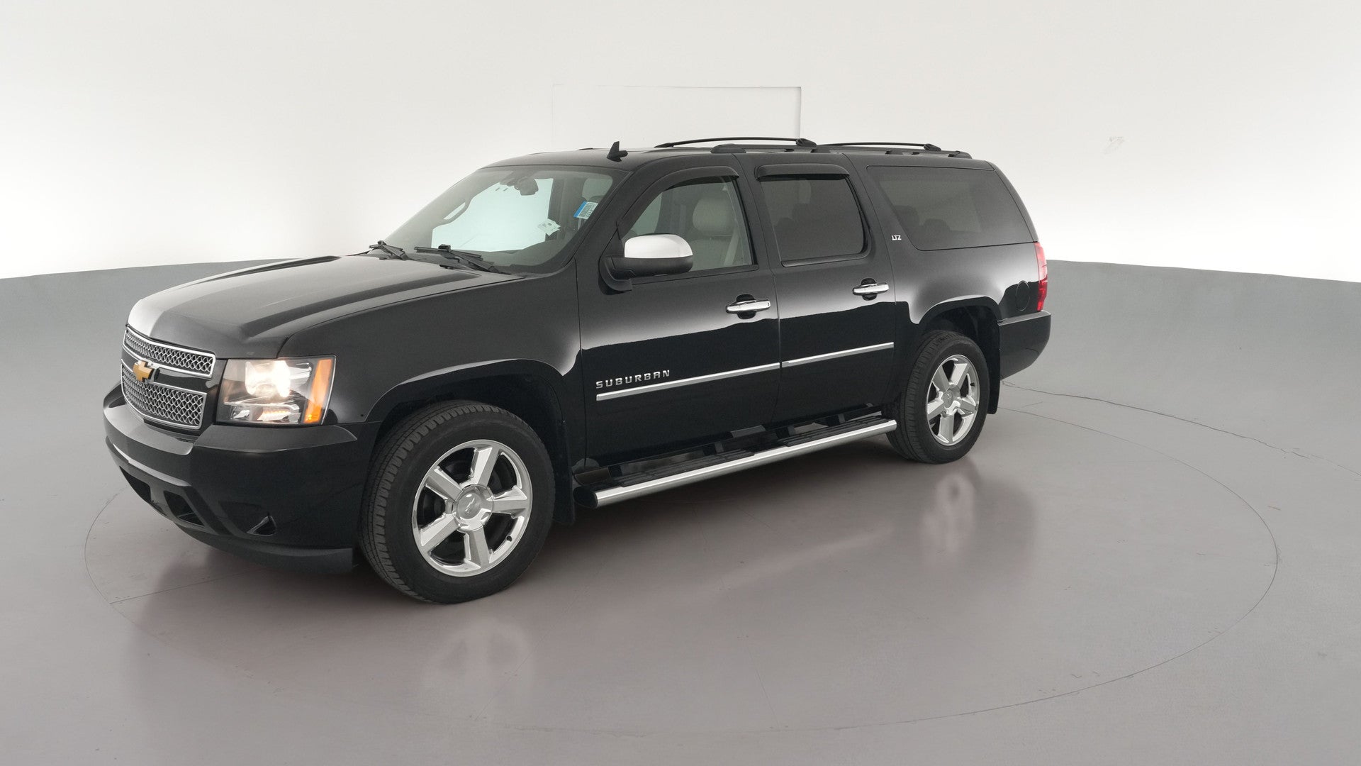 2014 Chevrolet Suburban 1500 vehicle photo