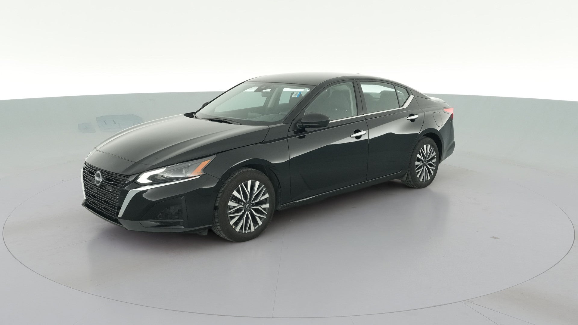 2025 Nissan Altima vehicle photo
