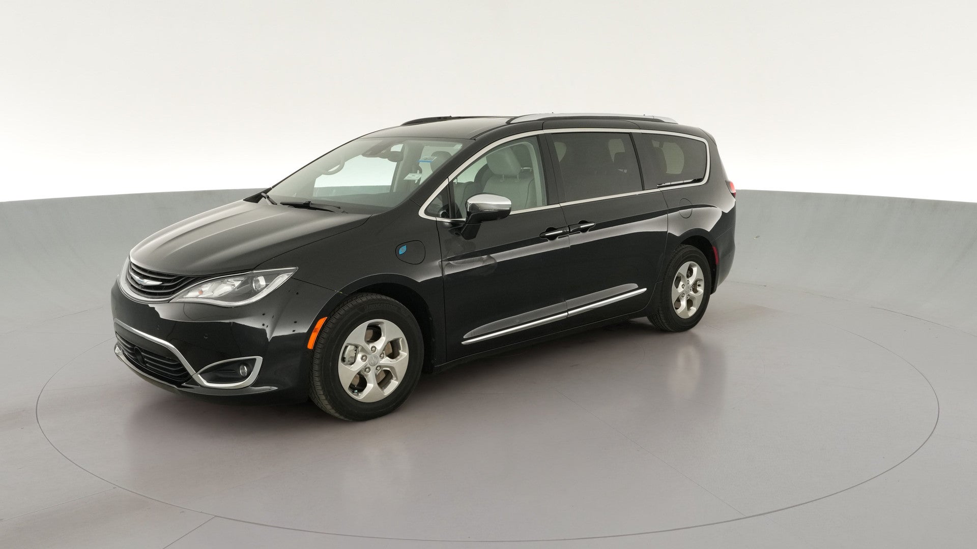 2018 Chrysler Pacifica Hybrid vehicle photo