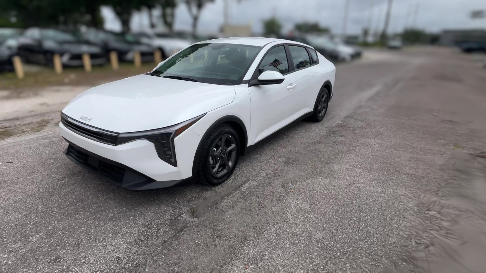 2025 Kia K4 vehicle photo