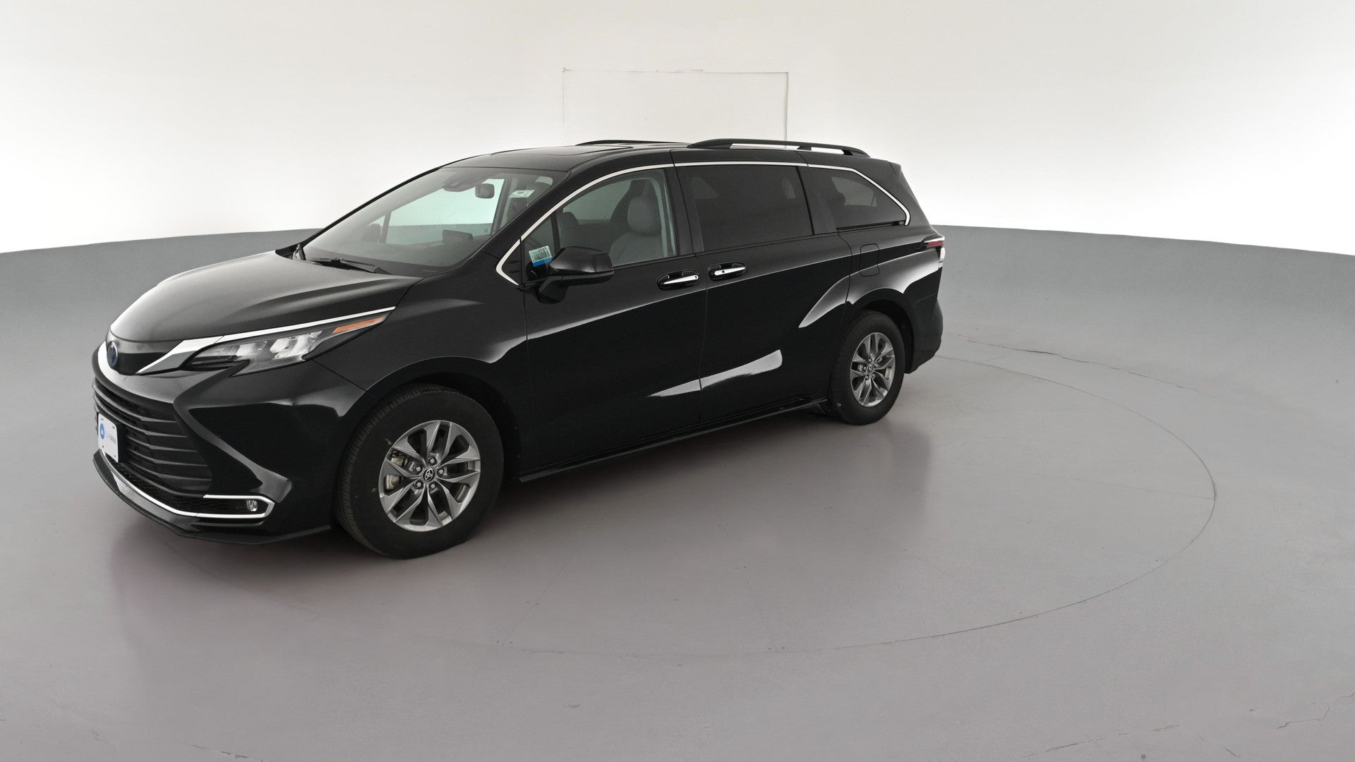 2024 Toyota Sienna vehicle photo