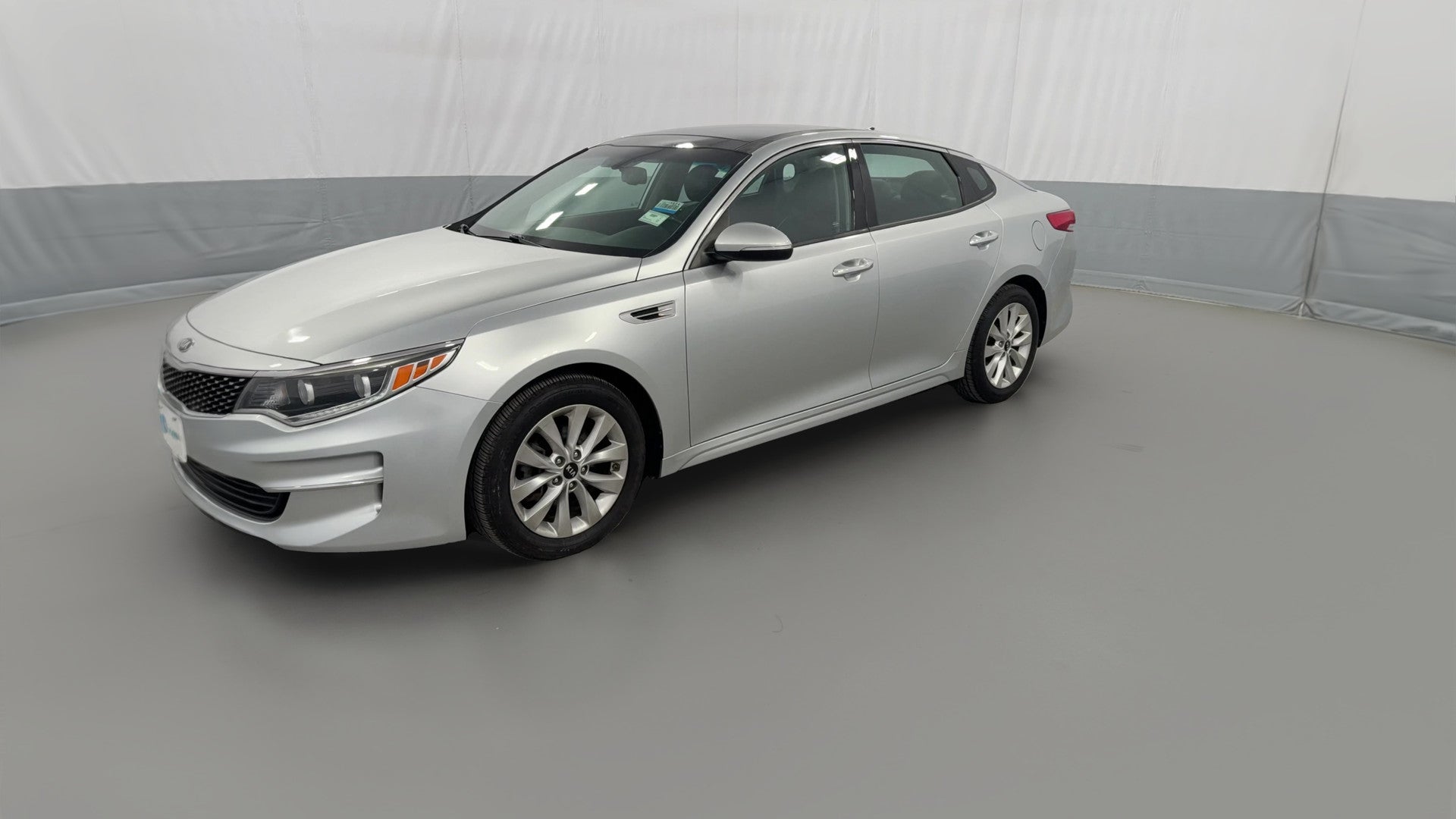 2017 Kia Optima vehicle photo