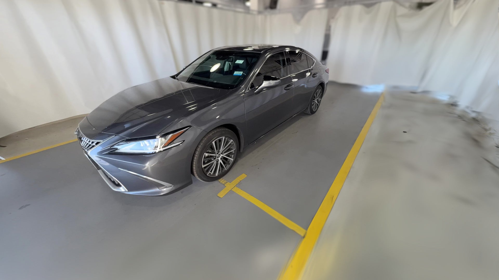 2025 Lexus ES vehicle photo