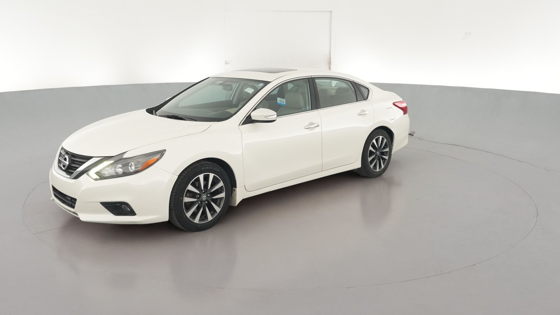 2017 Nissan Altima vehicle photo