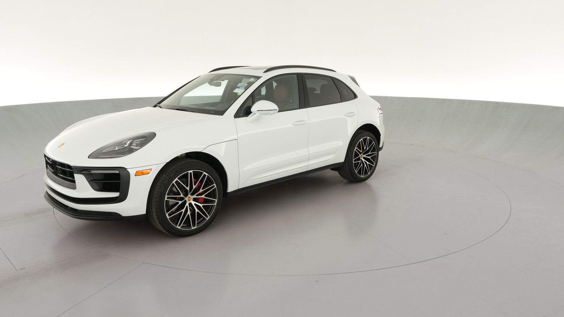 2025 Porsche Macan vehicle photo