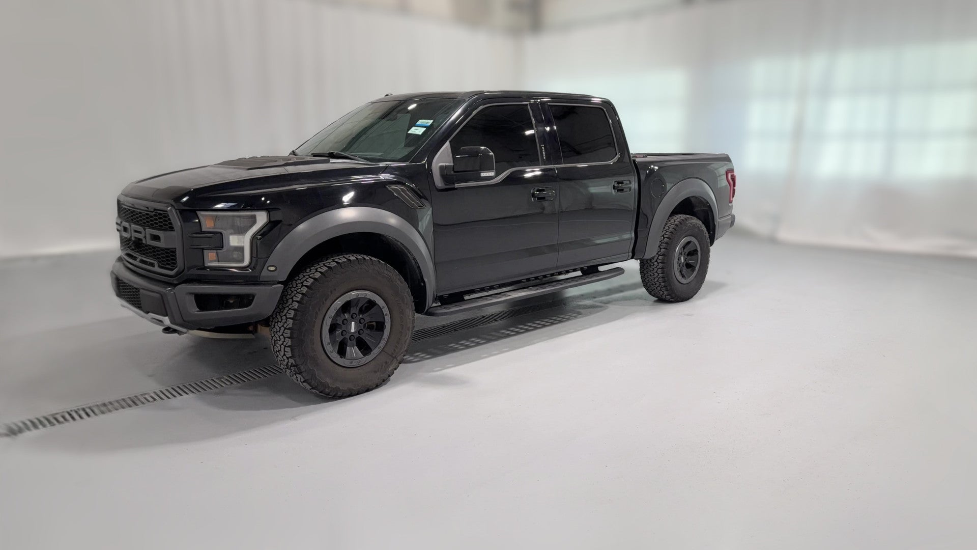 2017 Ford F150 SuperCrew Cab vehicle photo