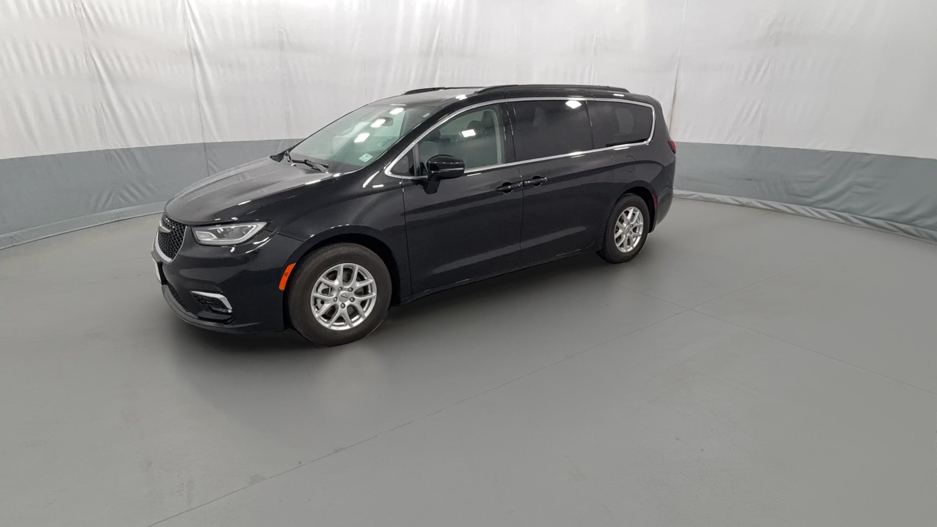 2022 Chrysler Pacifica vehicle photo