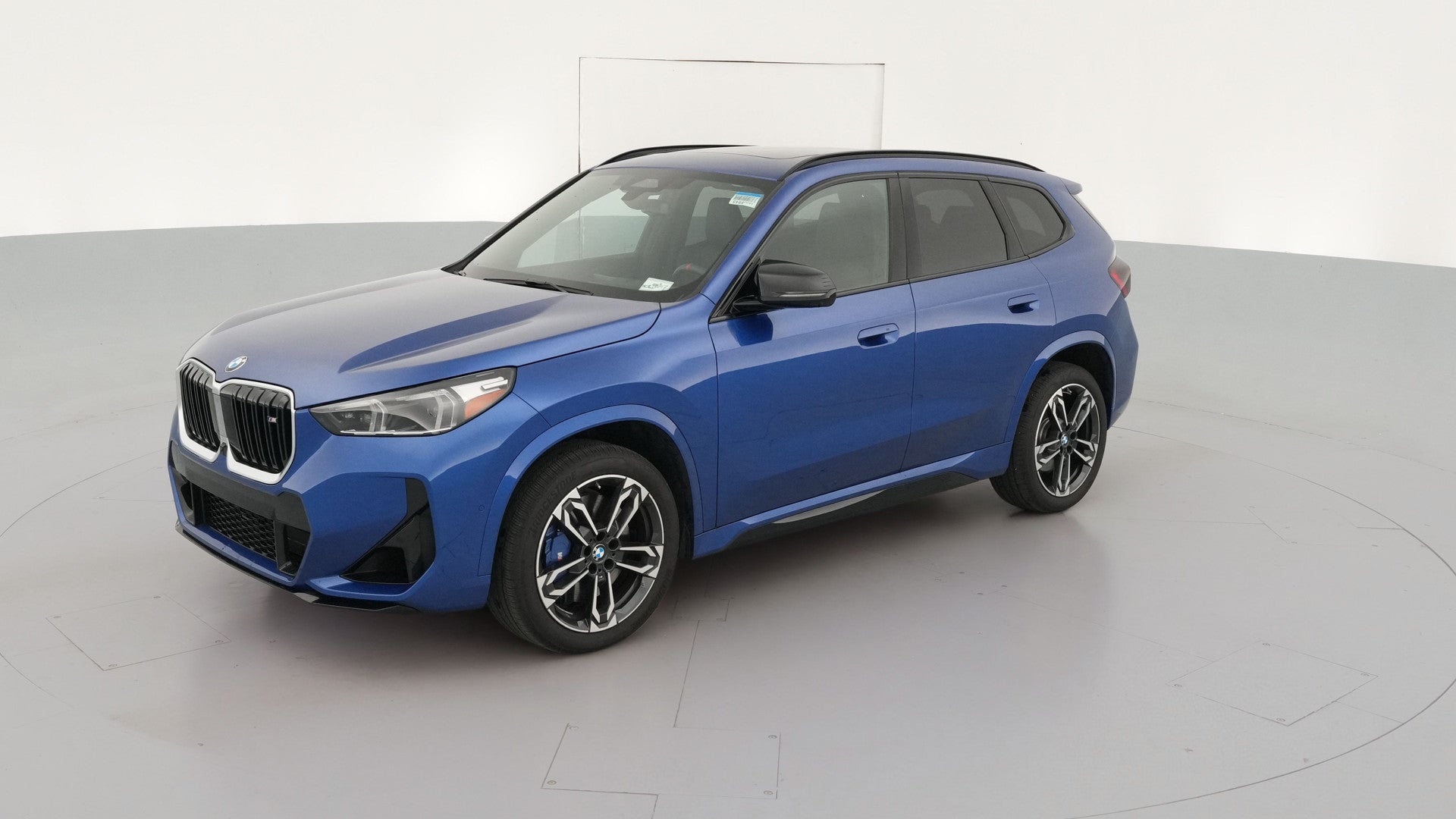 2025 BMW X1 vehicle photo