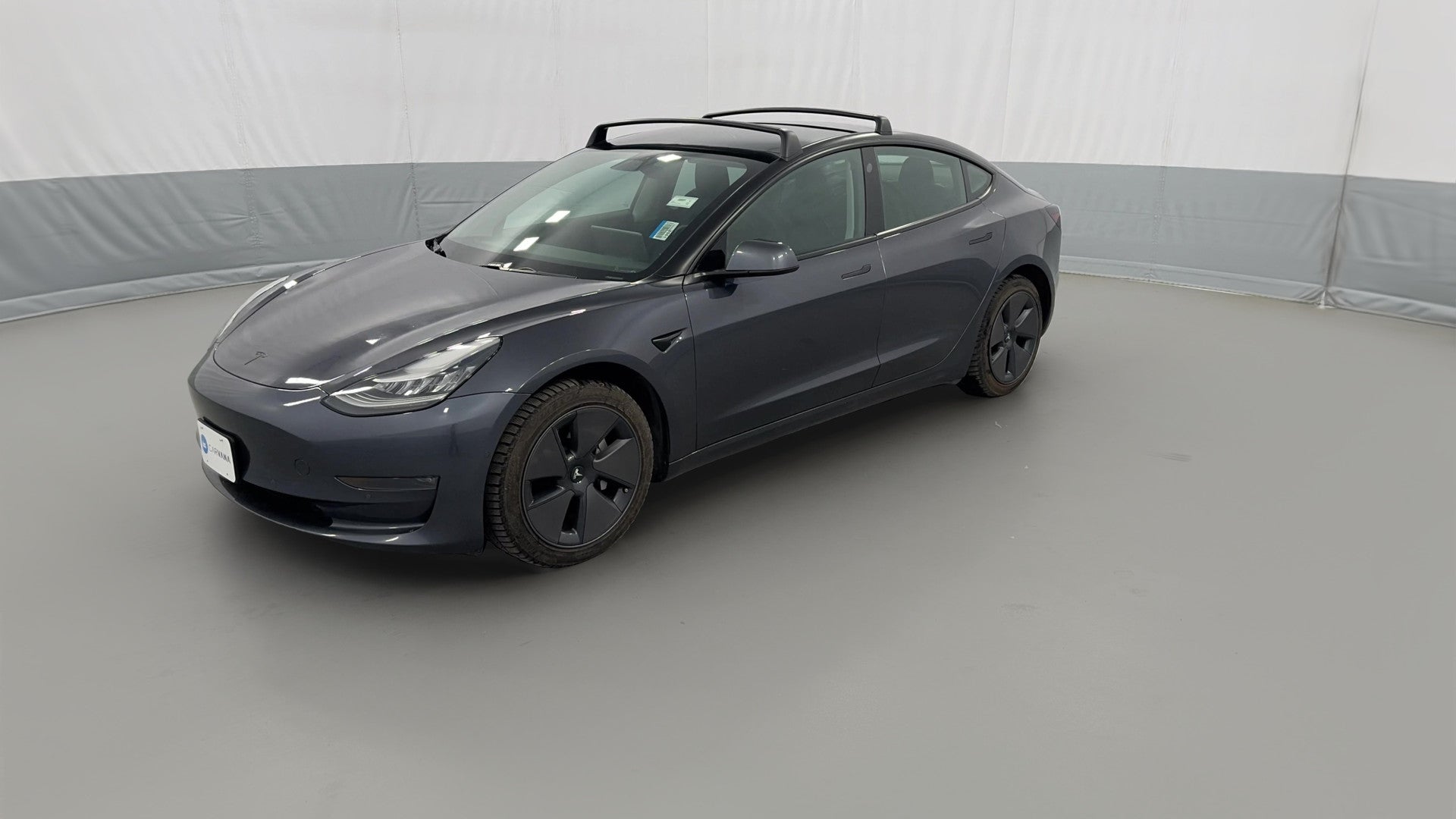 2019 Tesla Model 3 vehicle photo