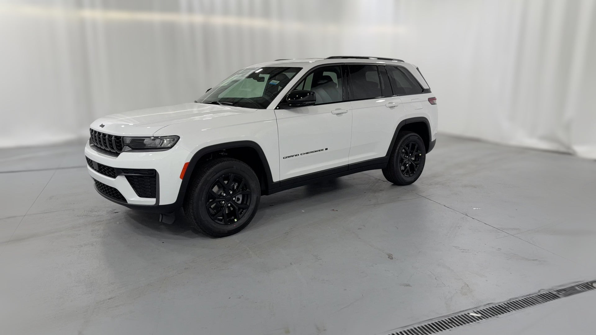 2026 Jeep Grand Cherokee vehicle photo