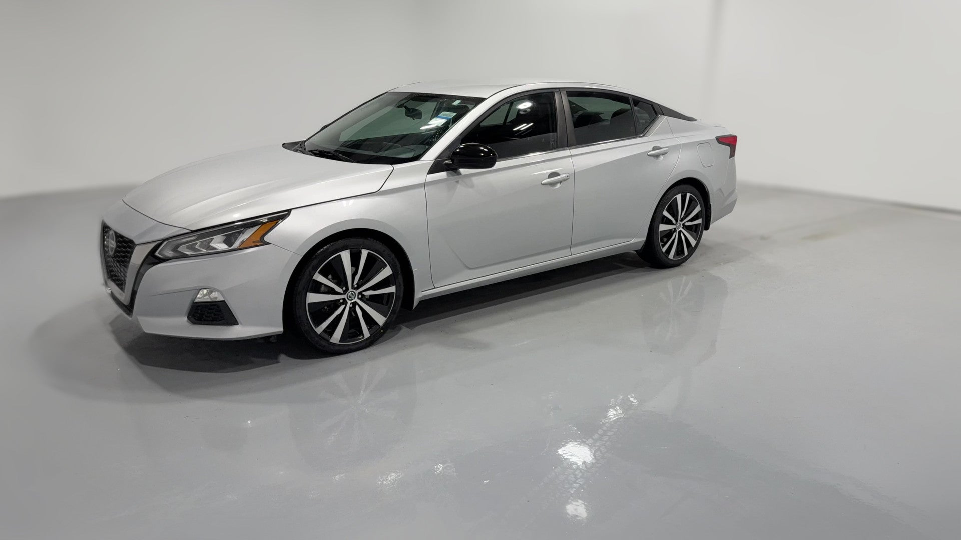2019 Nissan Altima vehicle photo