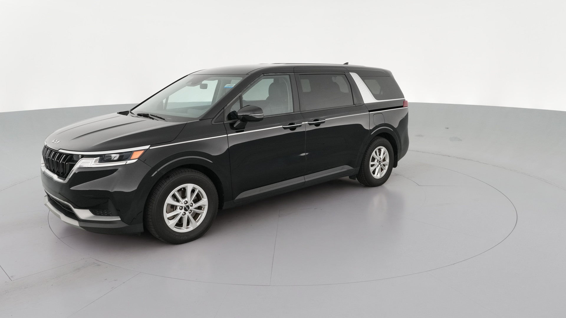 2023 Kia Carnival vehicle photo