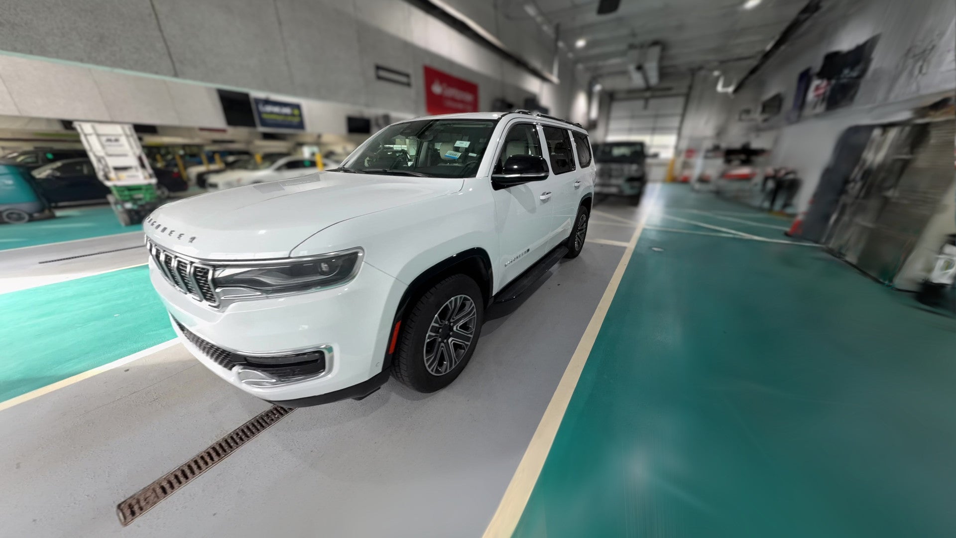 2024 Jeep Wagoneer vehicle photo
