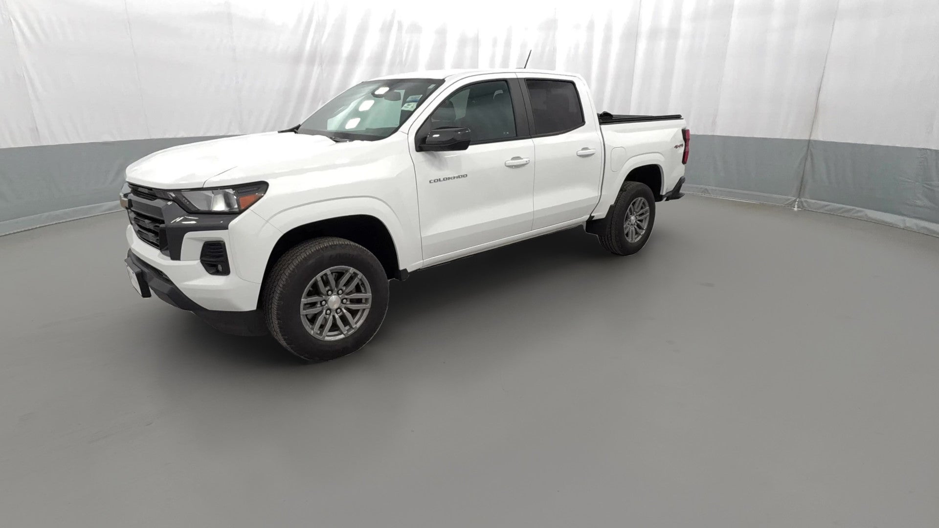 2024 Chevrolet Colorado Crew Cab vehicle photo