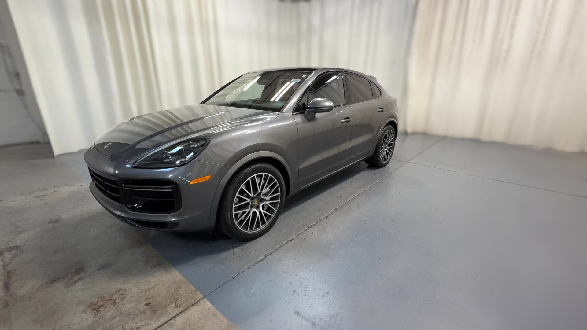 2020 Porsche Cayenne Coupe vehicle photo