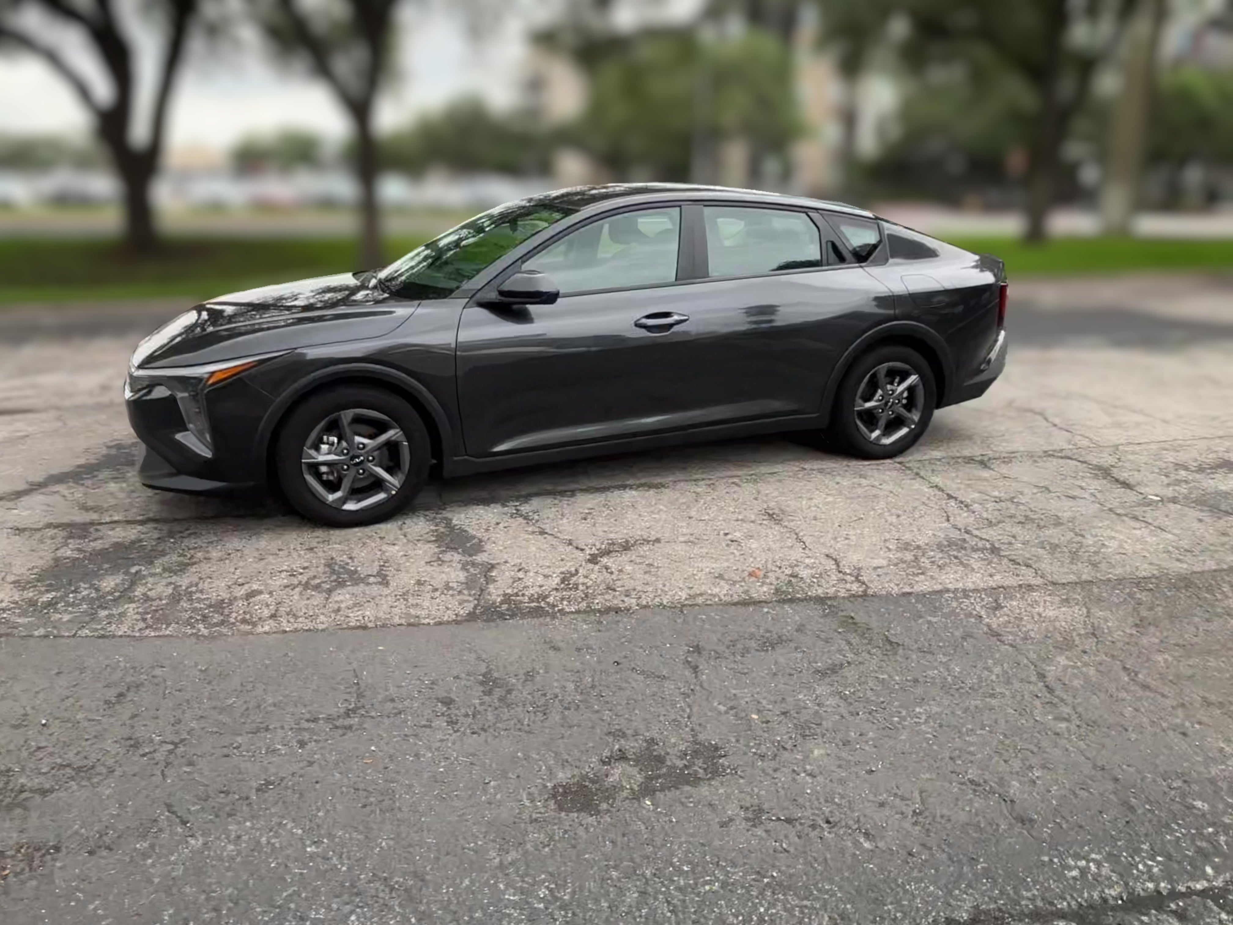 2025 Kia K4 LXS - Photo 30