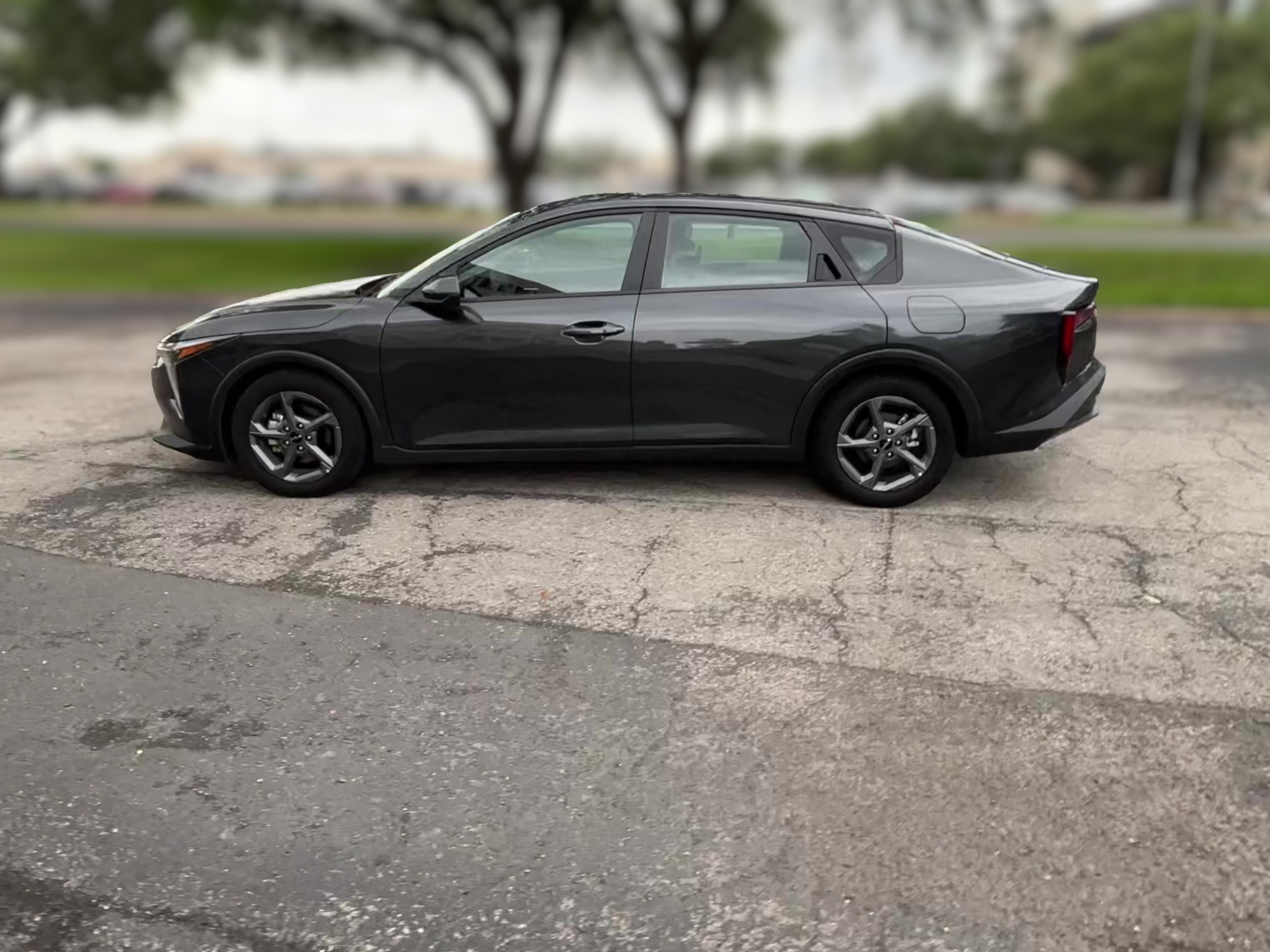 2025 Kia K4 LXS - Photo 31