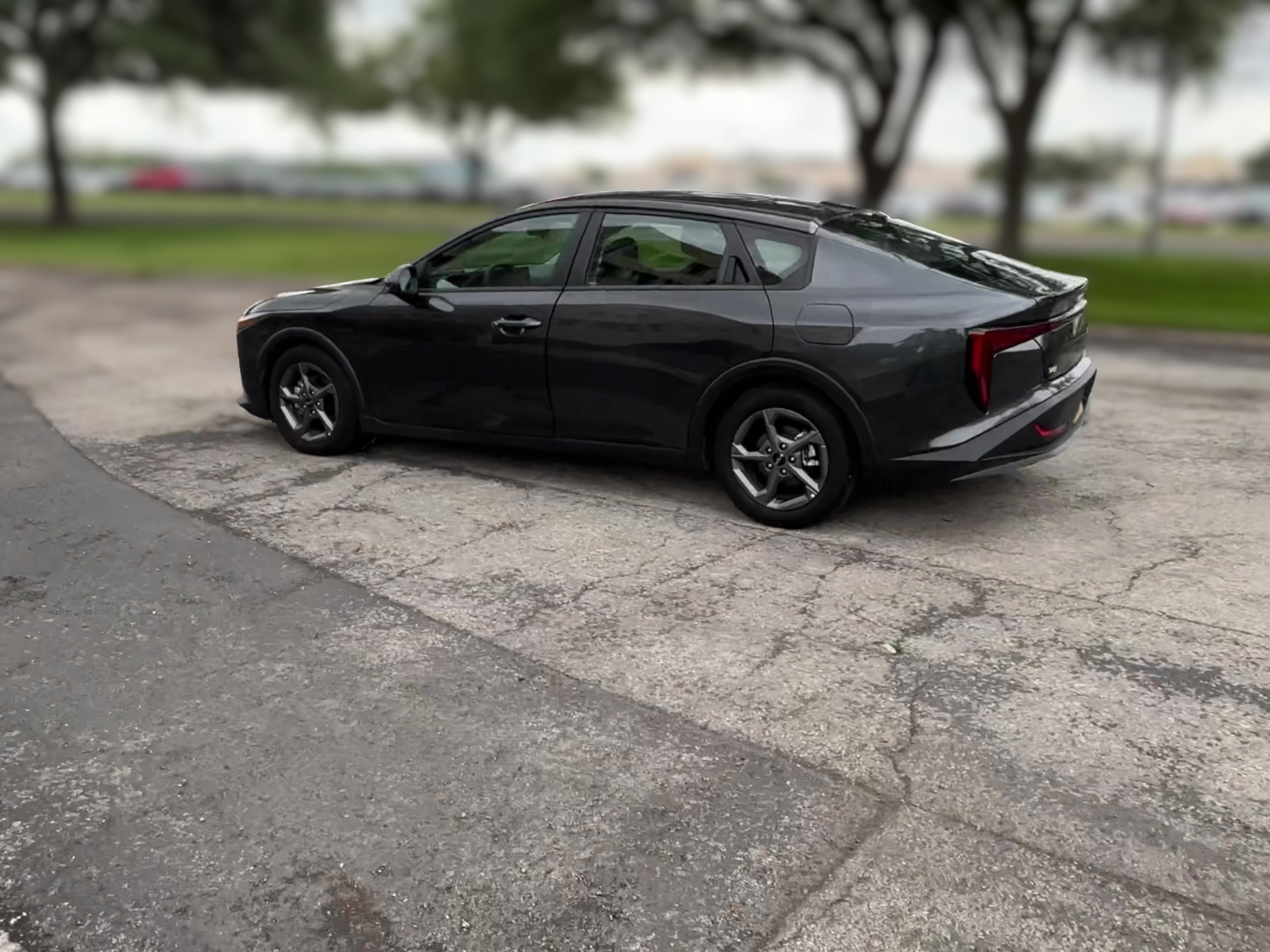 2025 Kia K4 LXS - Photo 32