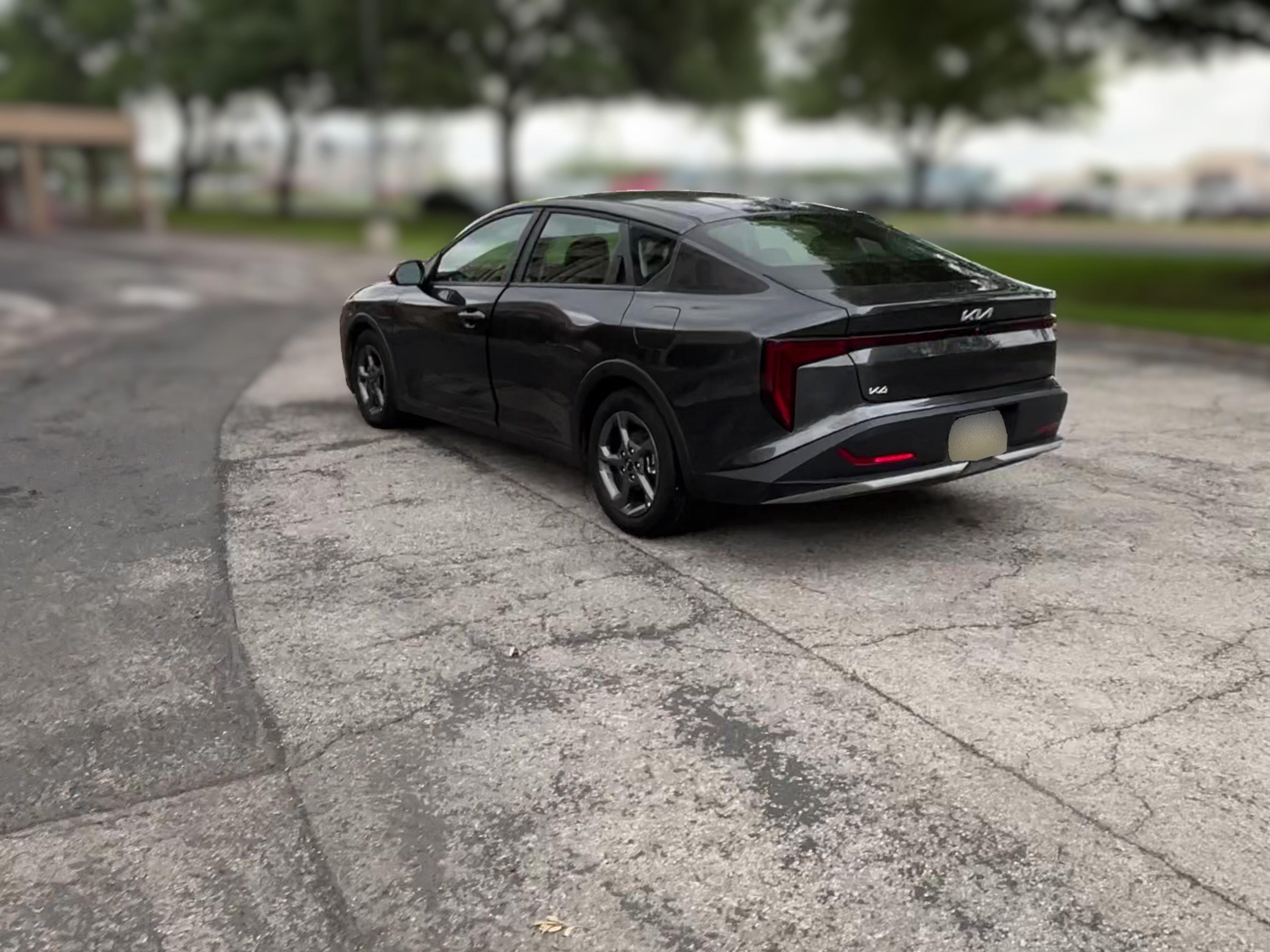 2025 Kia K4 LXS - Photo 33