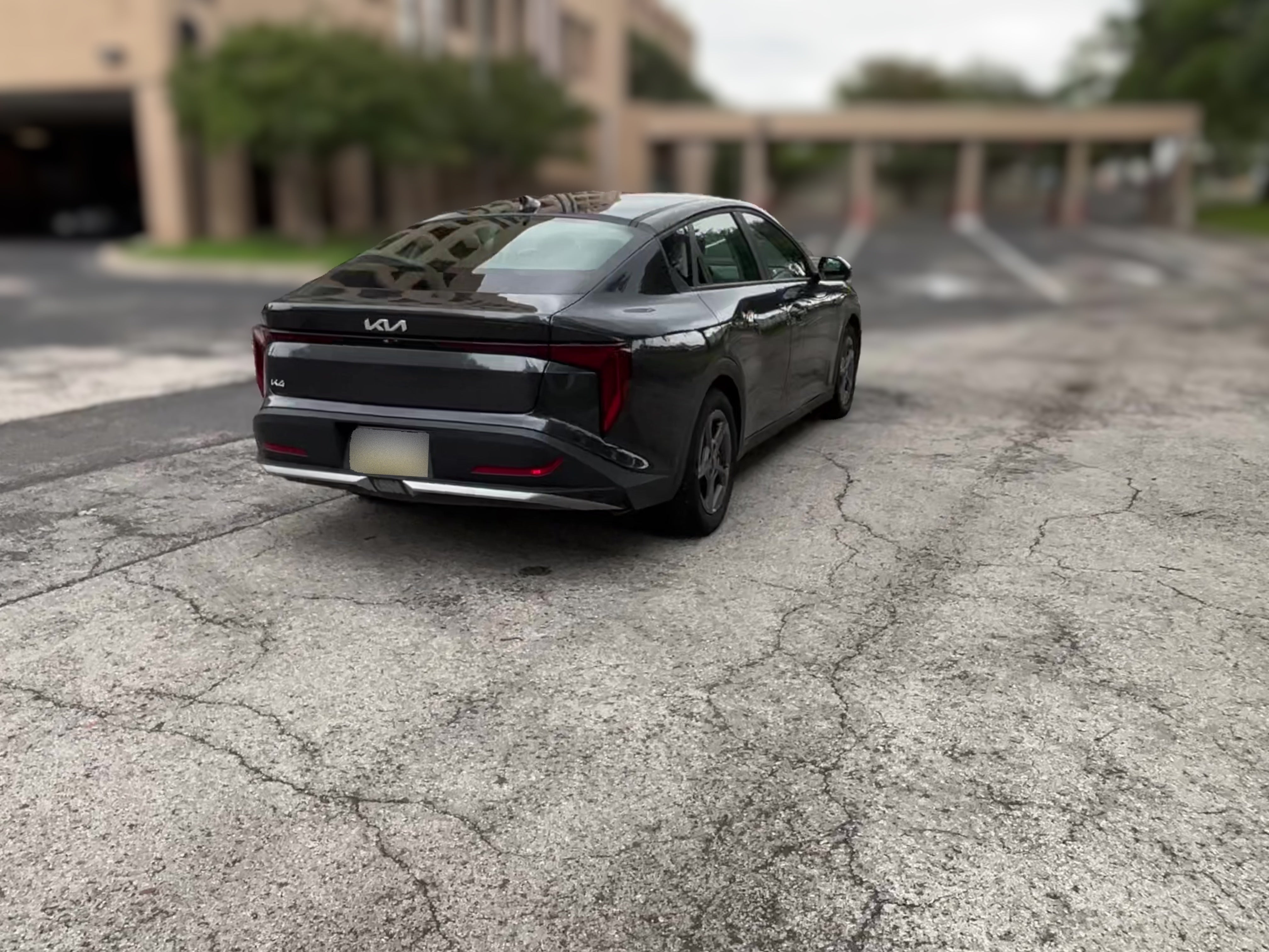 2025 Kia K4 LXS - Photo 36